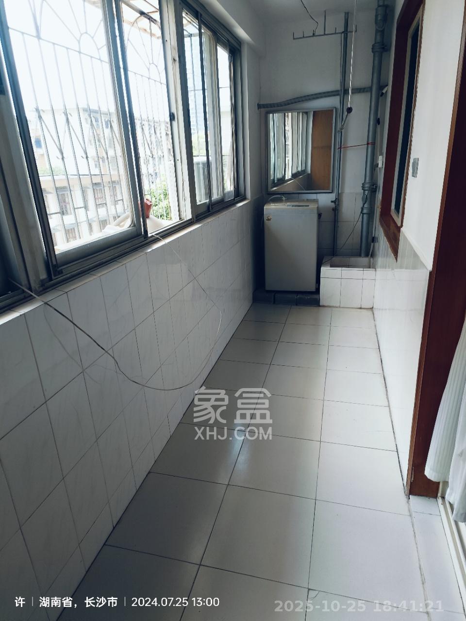 人造板厂宿舍（新河北堤1号）  3室2厅1卫    2300.0元/月室内图