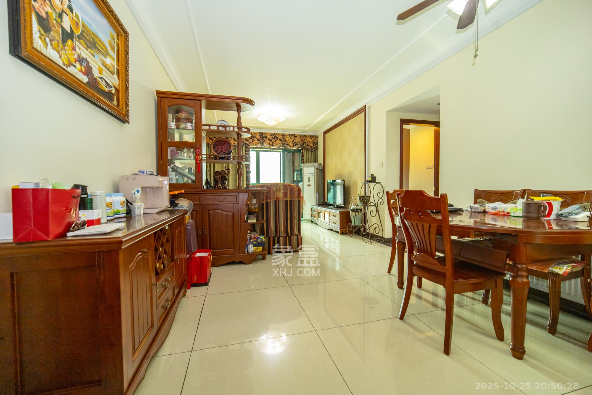 恒大雅苑  2室2厅1卫    78.0万客厅