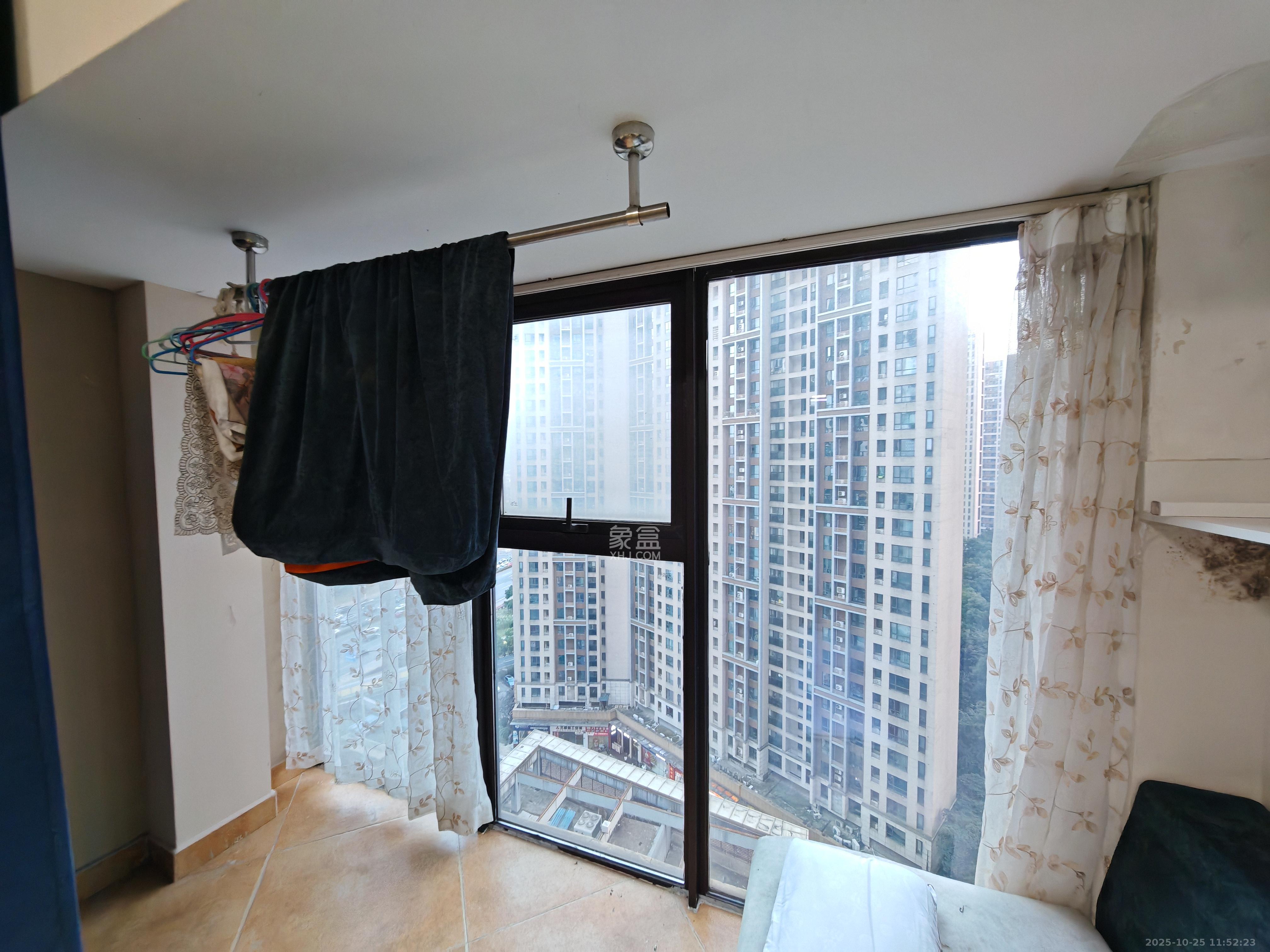 达美D6区  1室1厅1卫    1400.0元/月室内图