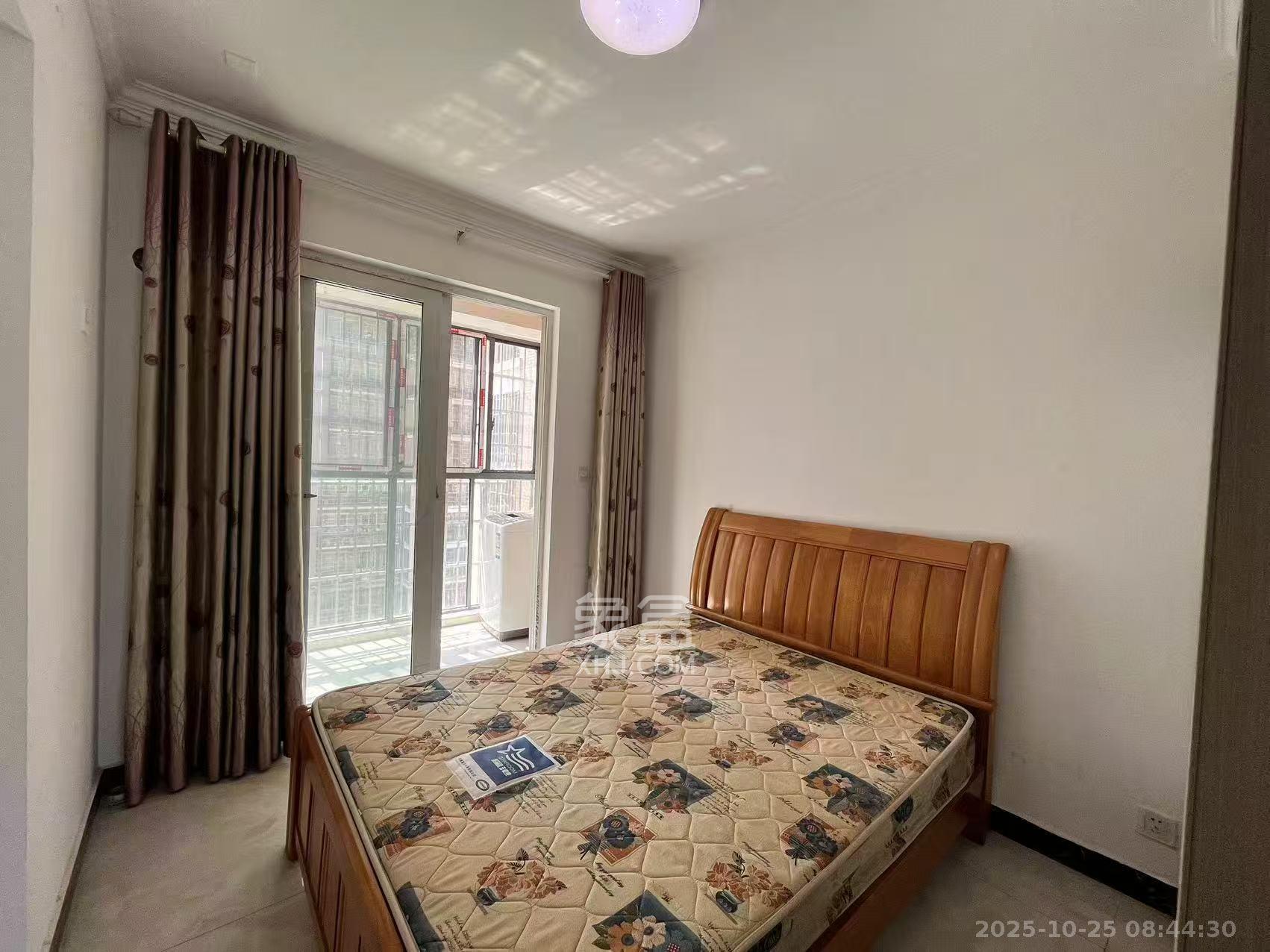 和润园一、二期 3室2厅2卫 2100.0元/月 和润园一、二期 3室2厅2卫 2100.0元/月室内图