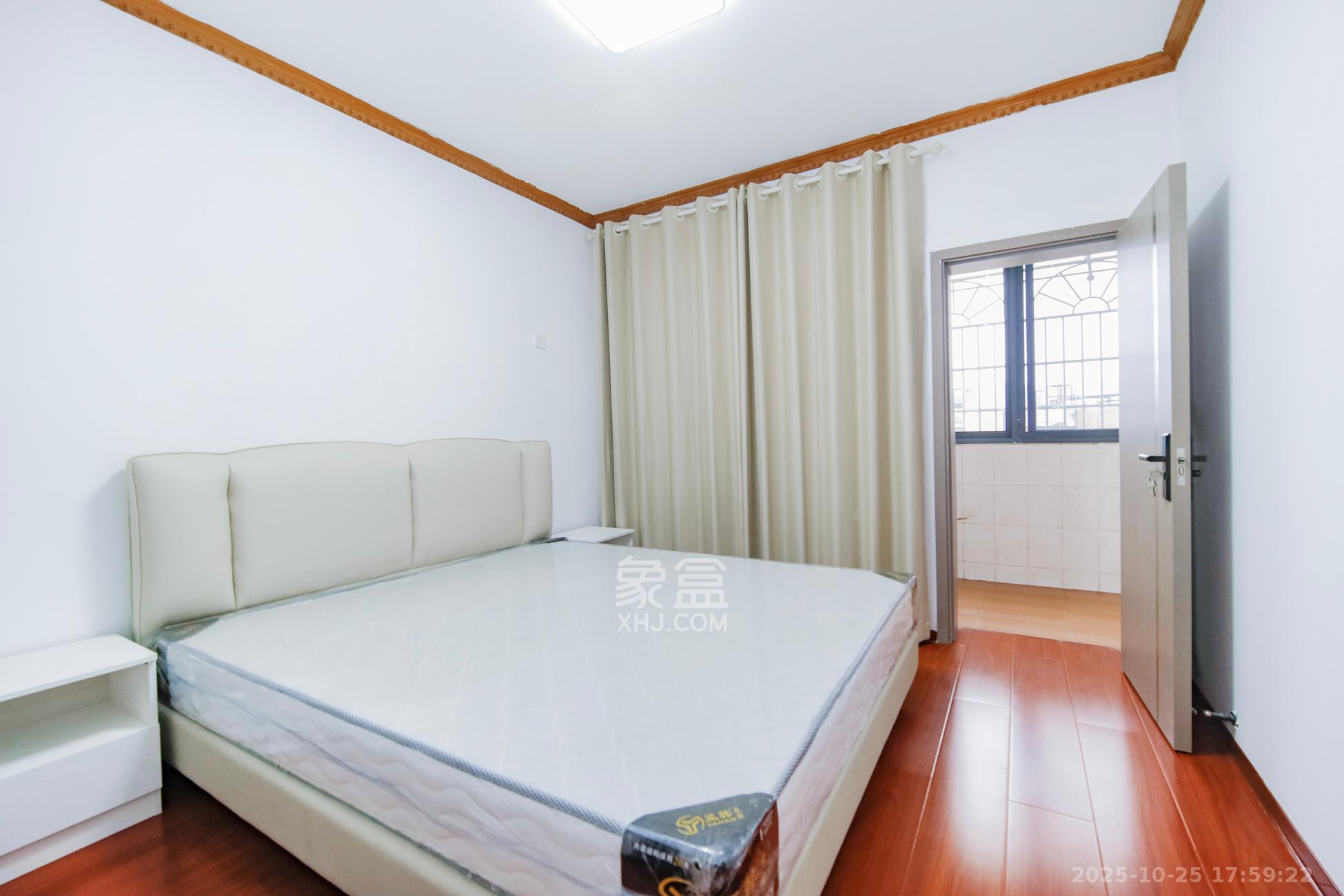 铁四院  3室2厅1卫    88.0万卧室