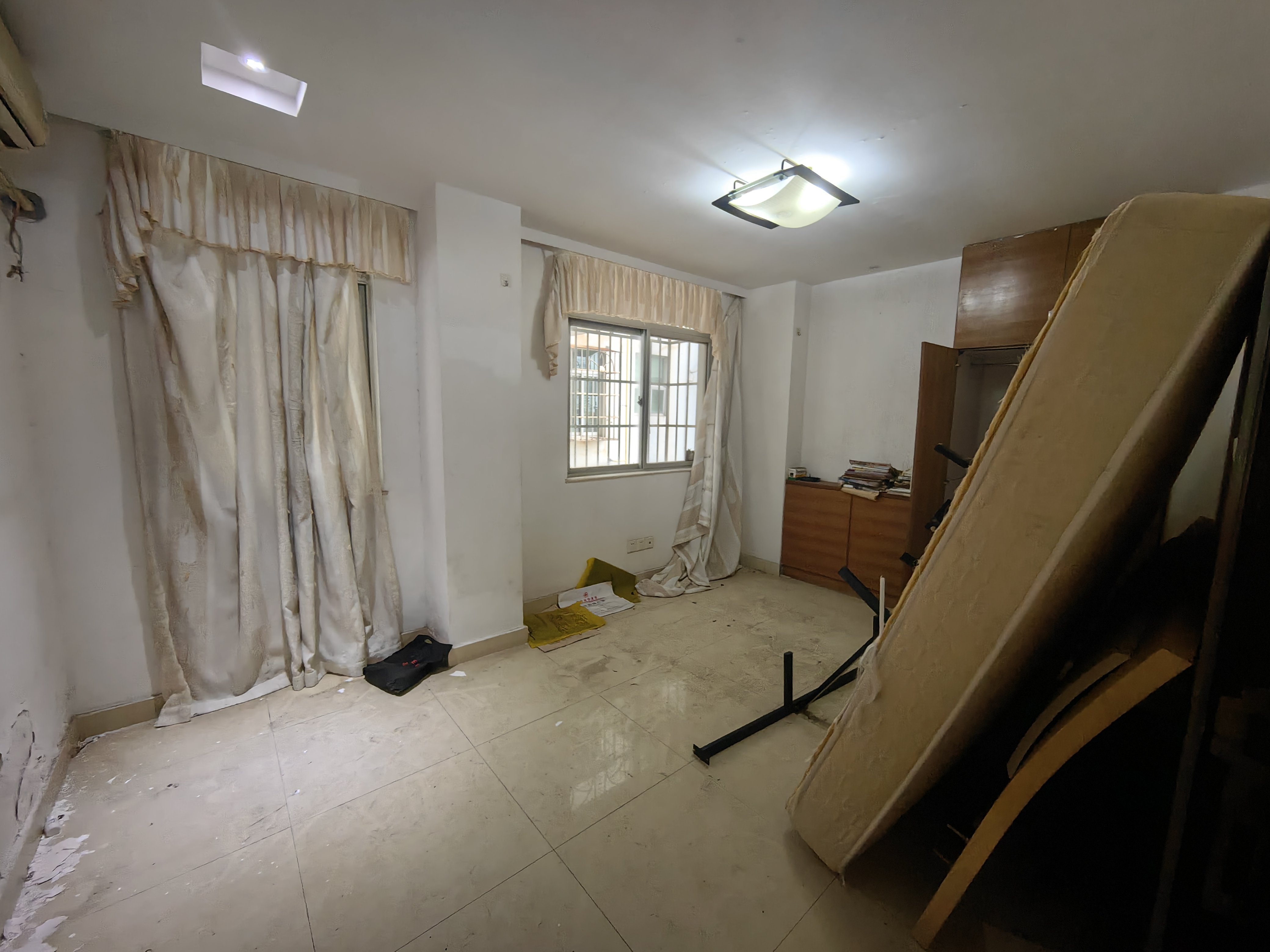 凯建公寓  3室2厅1卫    150.0万 凯建公寓  3室2厅1卫    150.0万客厅