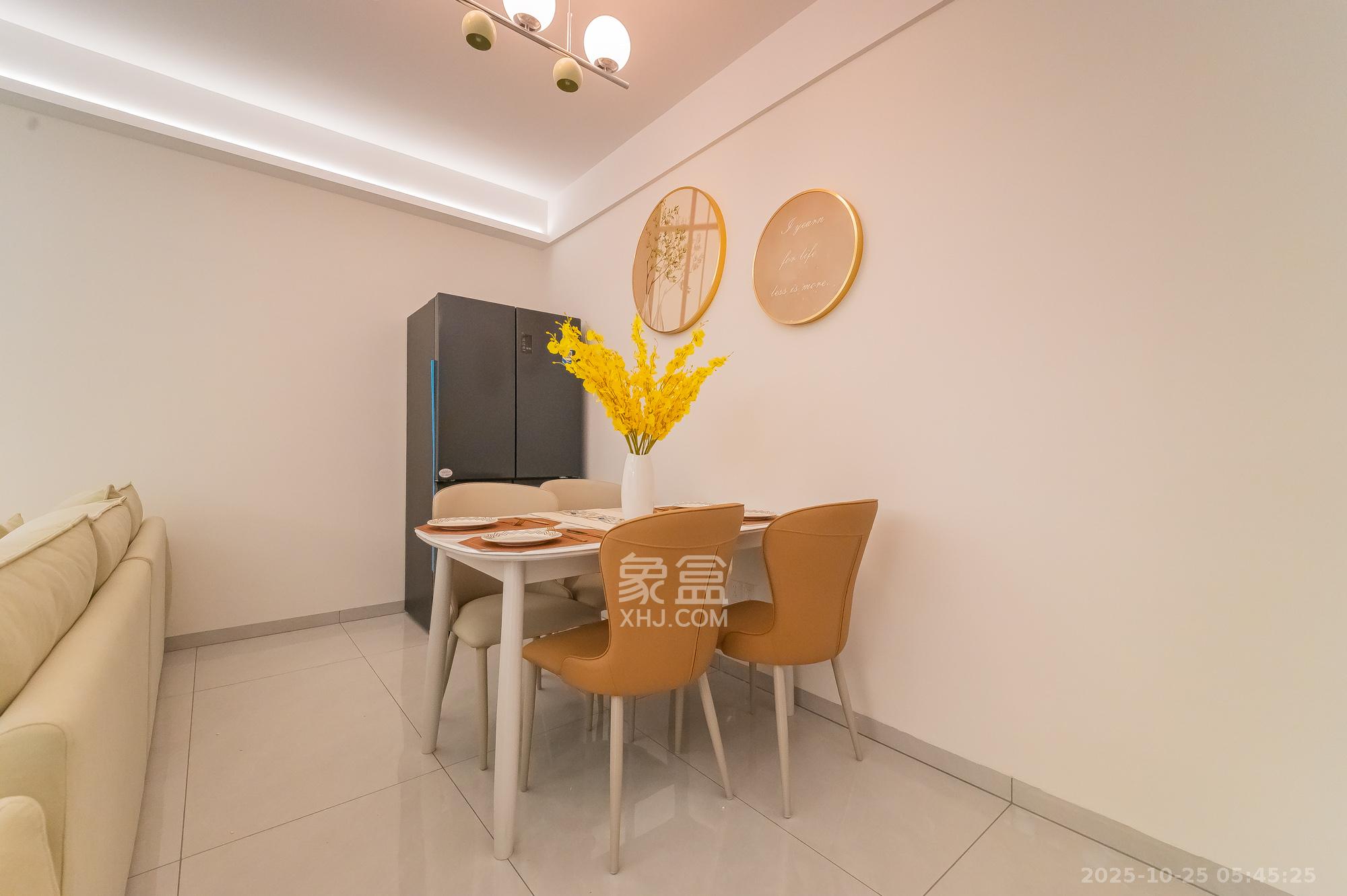 锦璨家园  3室2厅2卫    63.8万 锦璨家园  3室2厅2卫    63.8万客厅