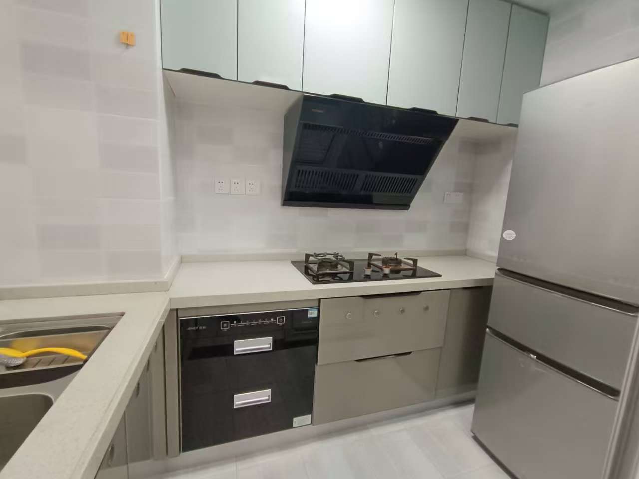 海航城  2室2厅1卫    2200.0元/月室内图