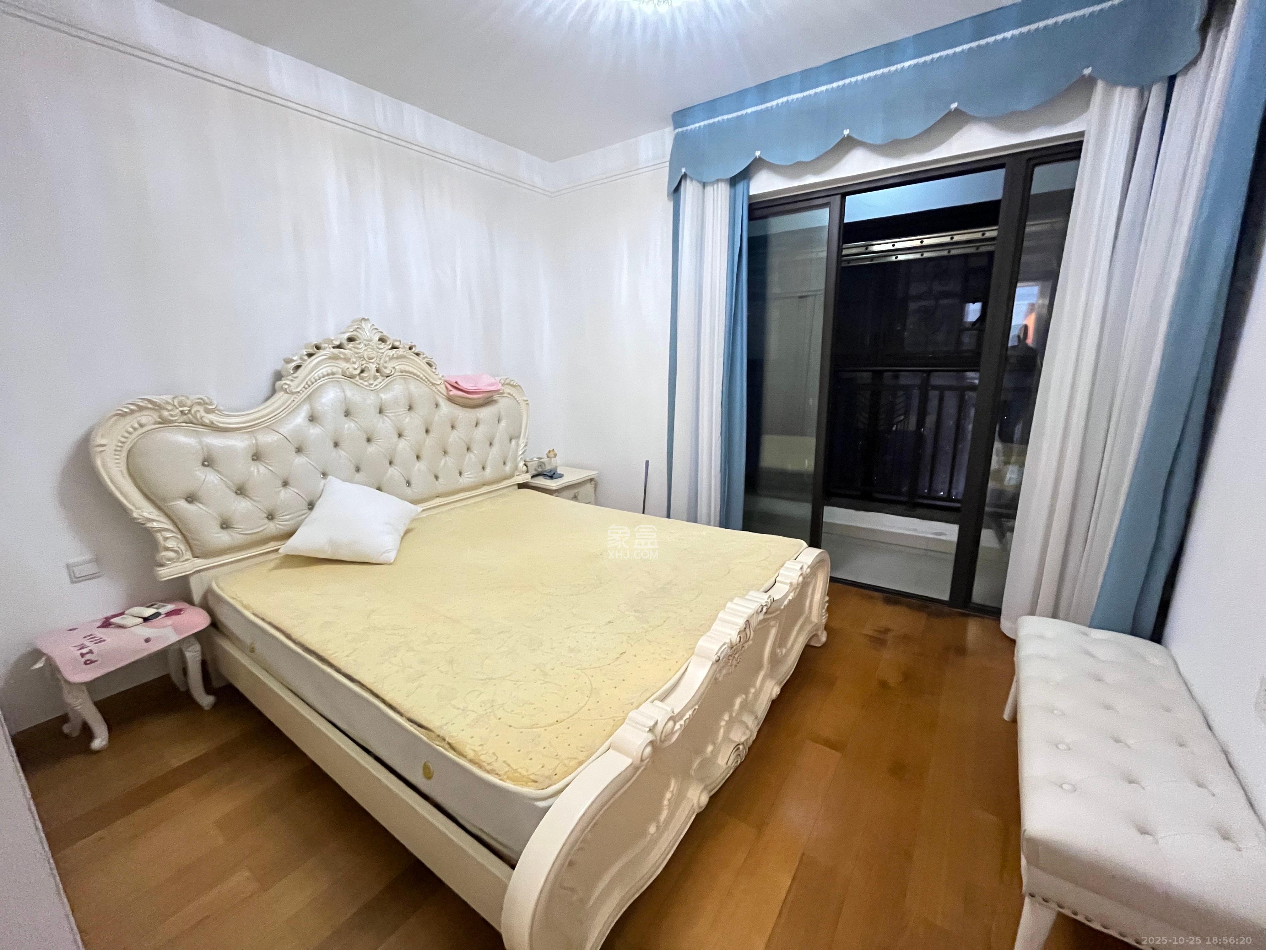 中海国际三期  3室2厅1卫    2500.0元/月 中海国际三期  3室2厅1卫    2500.0元/月室内图