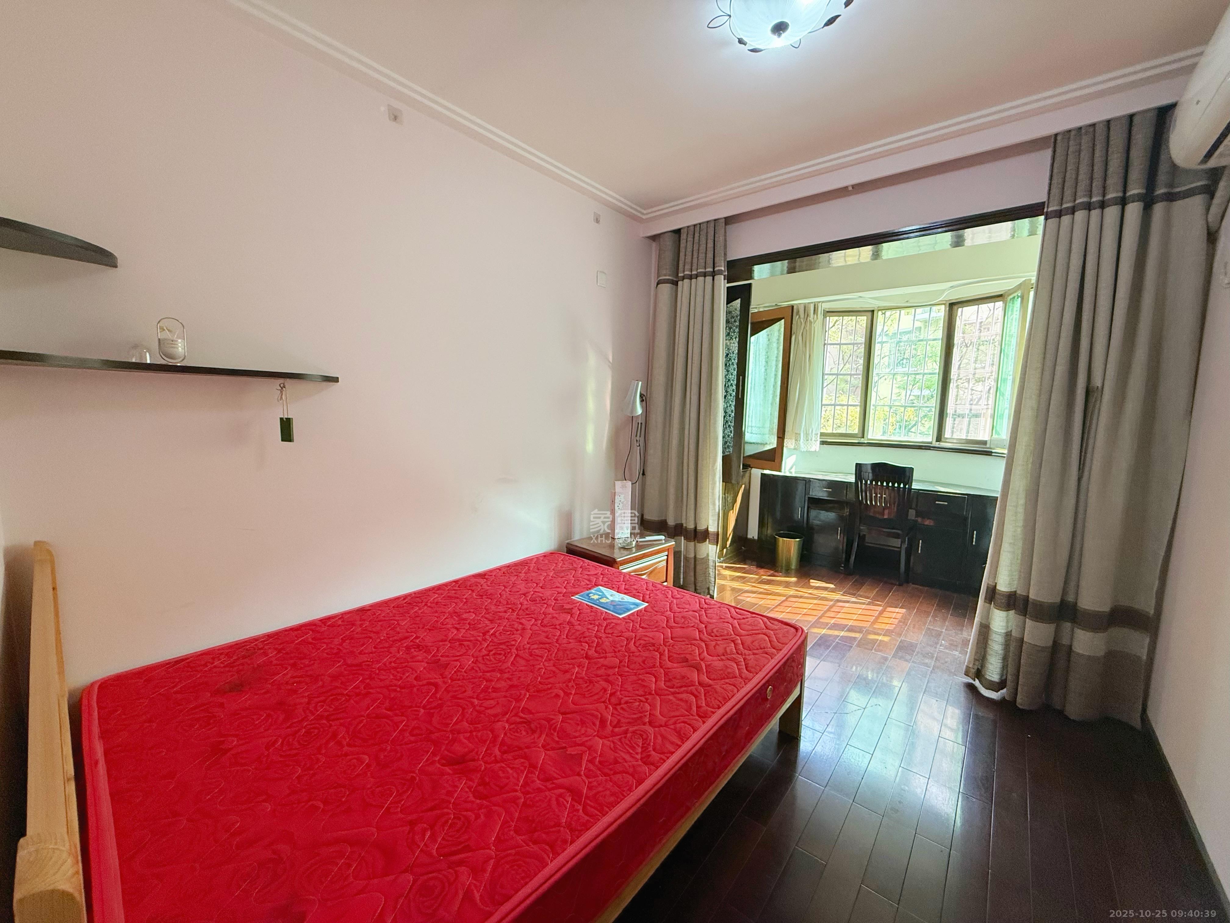 恩瑞麓山名园（龙王港小区）  3室2厅1卫    2400.0元/月室内图