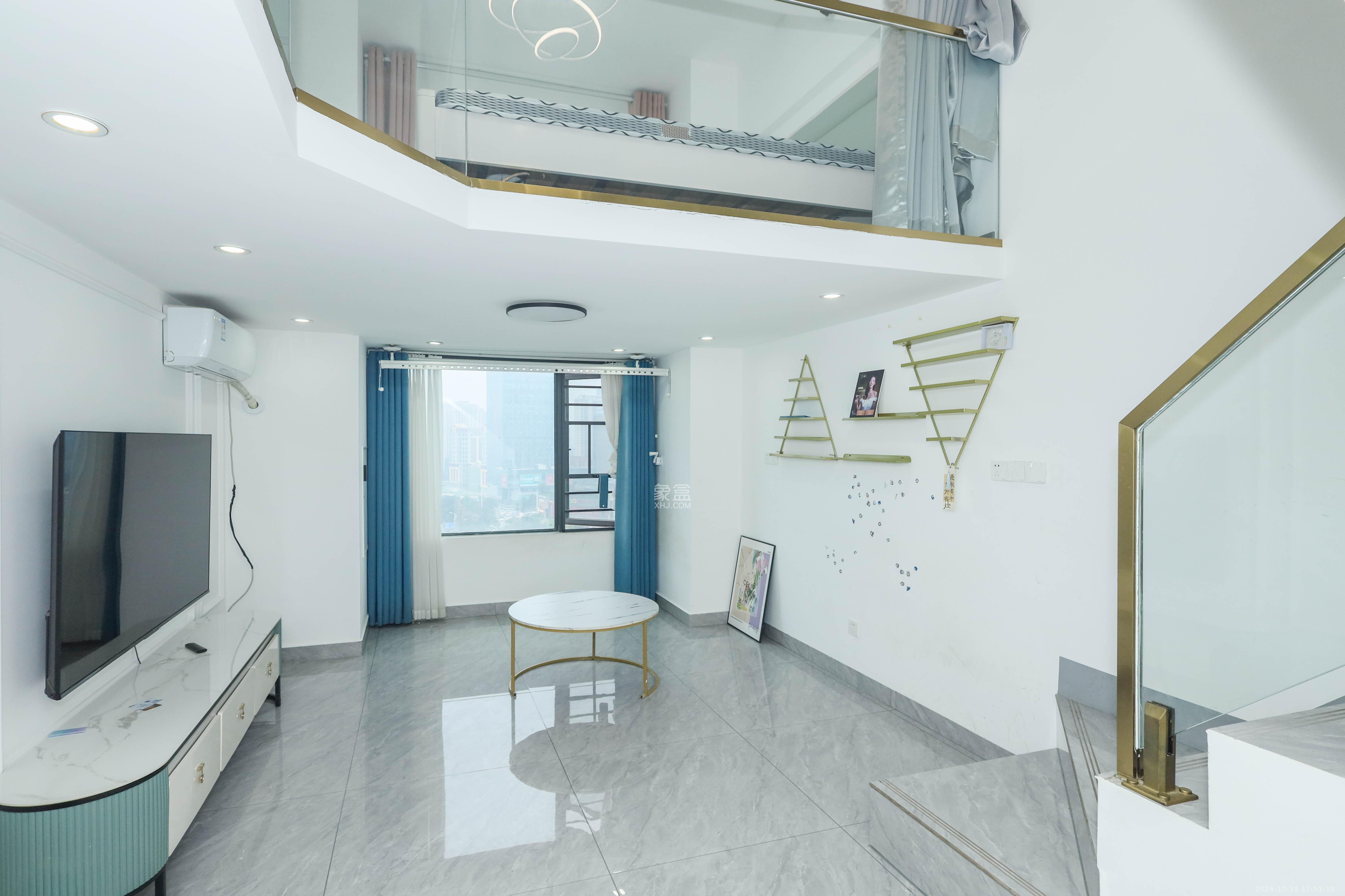 梅溪悦章  2室1厅1卫    43.0万客厅