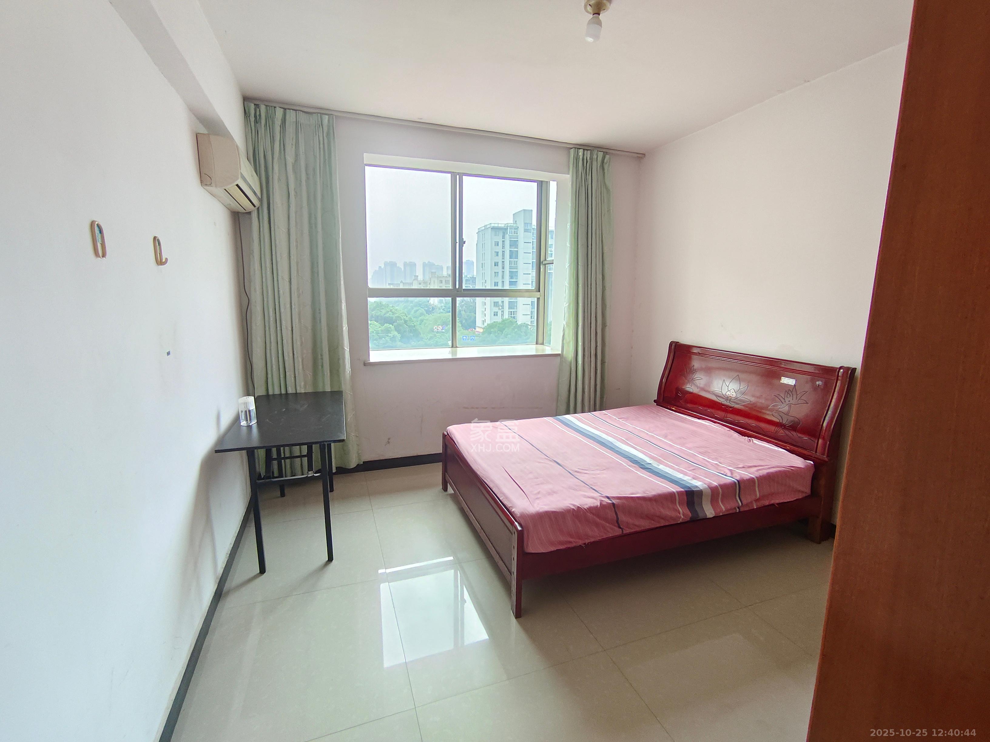 黄鹤小区3片  1室1厅1卫    1500.0元/月