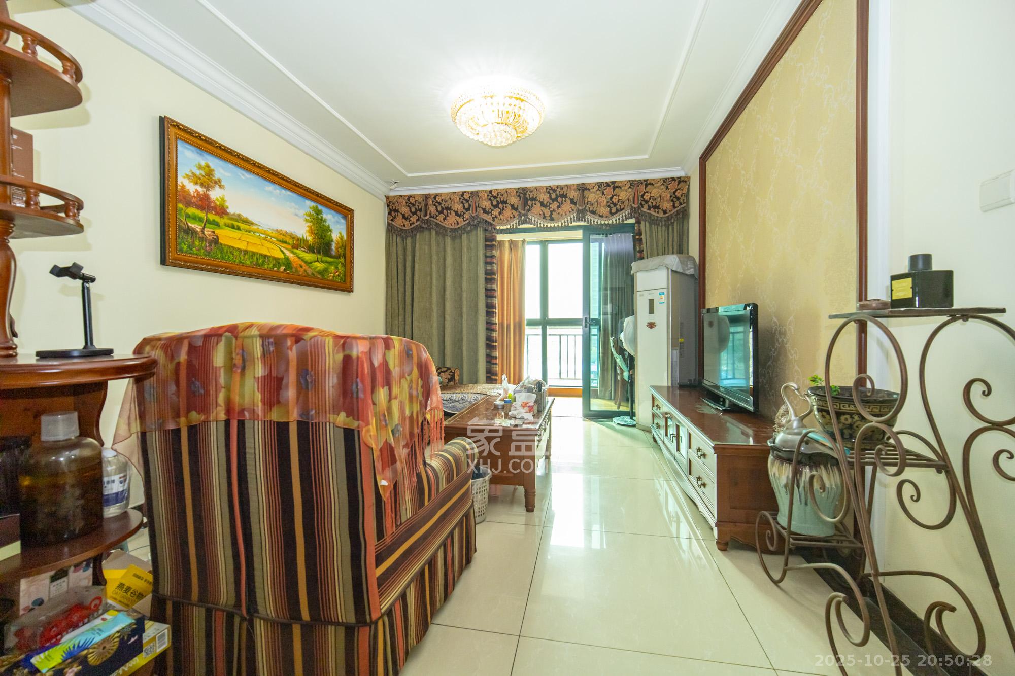 恒大雅苑  2室2厅1卫    78.0万客厅