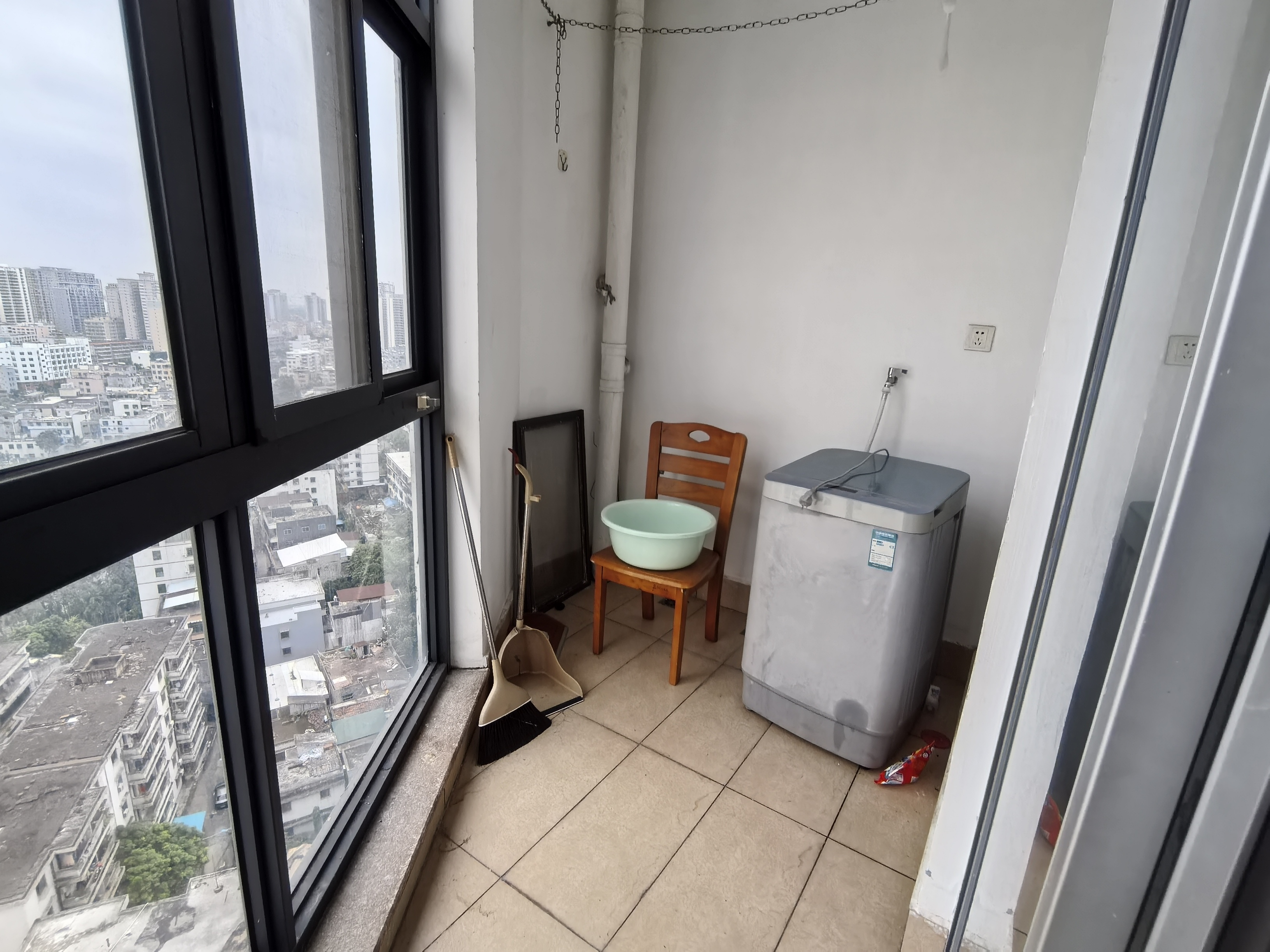 国公馆  1室1厅1卫    1500.0元/月室内图