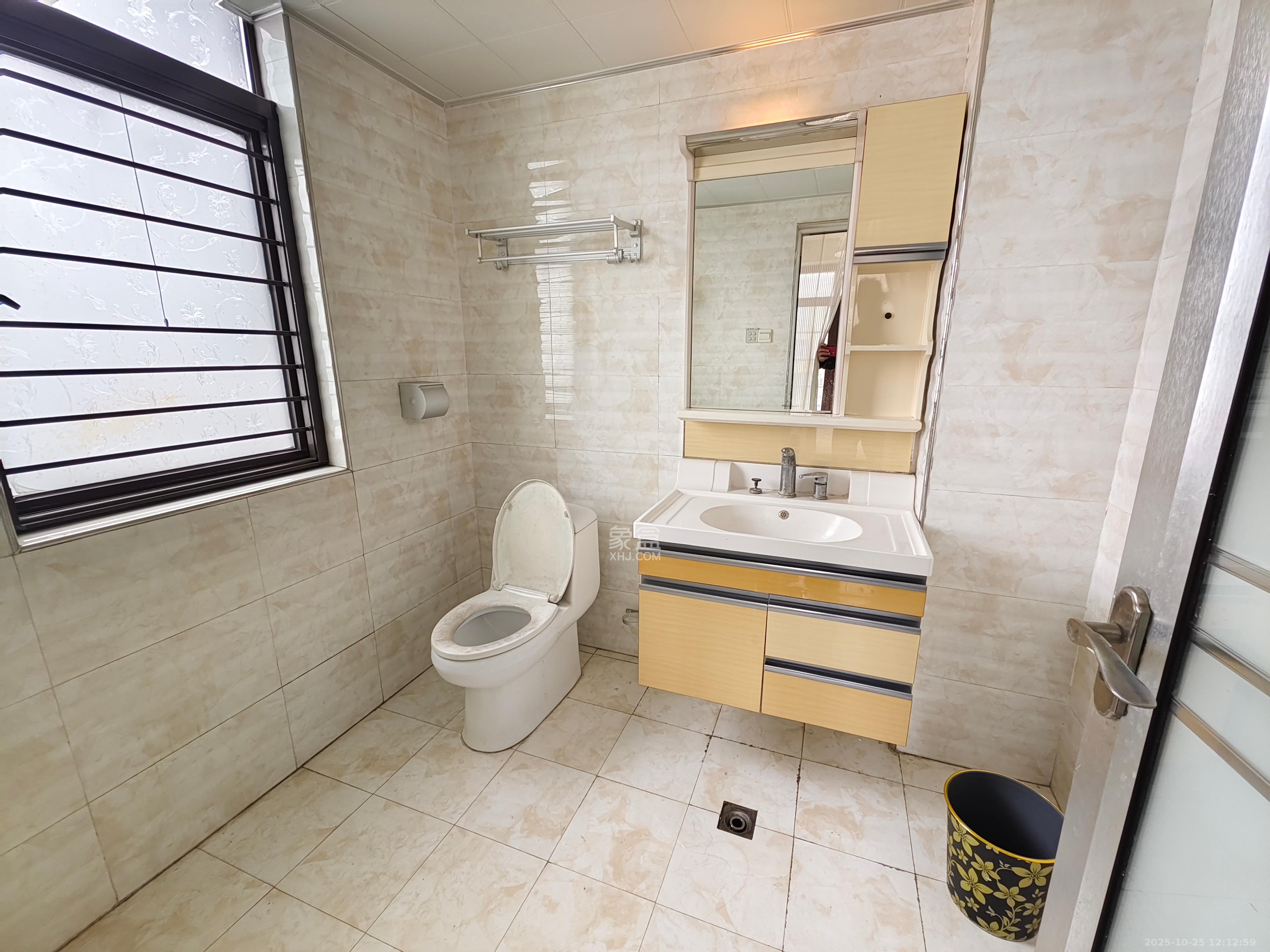 金房奥斯卡  3室2厅2卫    2500.0元/月室内图