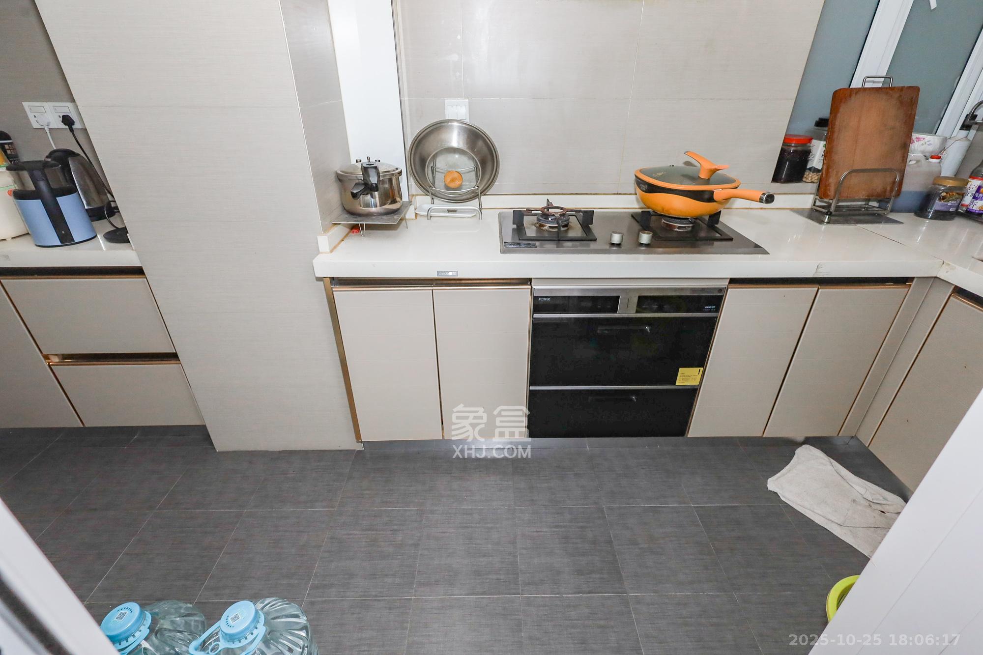 当代滨江MOMA  3室2厅1卫    105.0万厨房