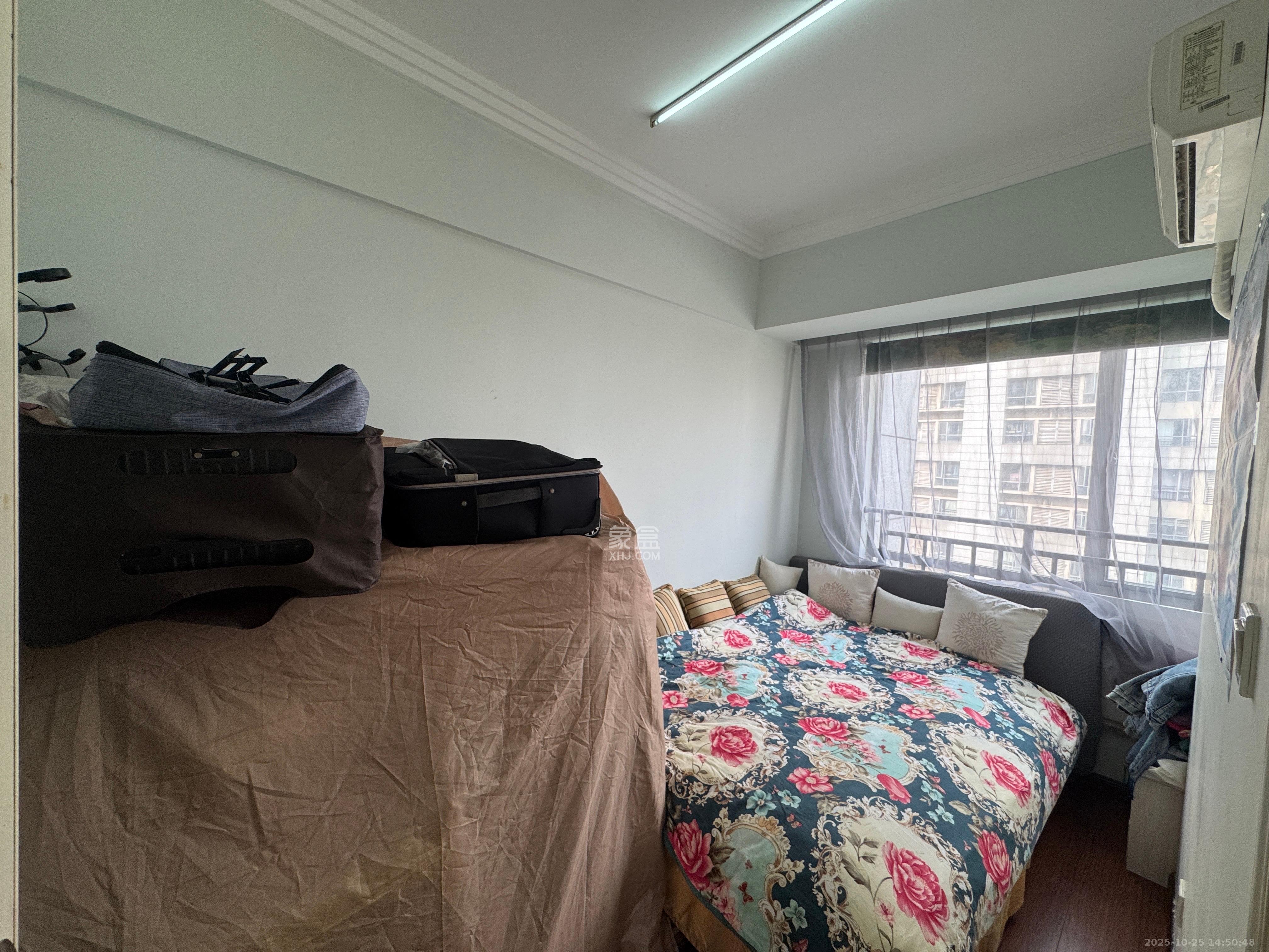 西子一间  1室2厅1卫    2300.0元/月室内图