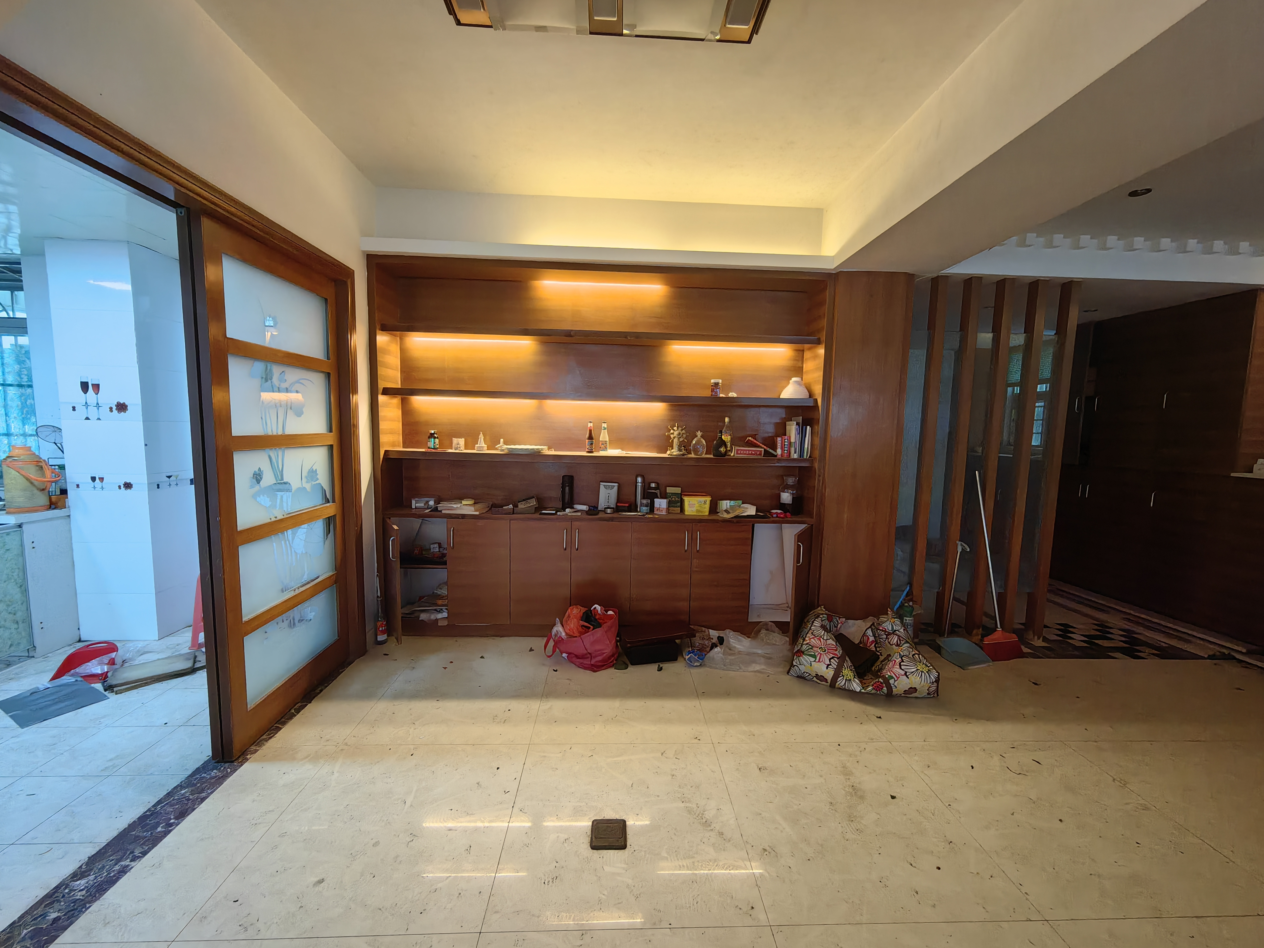 凯建公寓  3室2厅1卫    150.0万 凯建公寓  3室2厅1卫    150.0万客厅