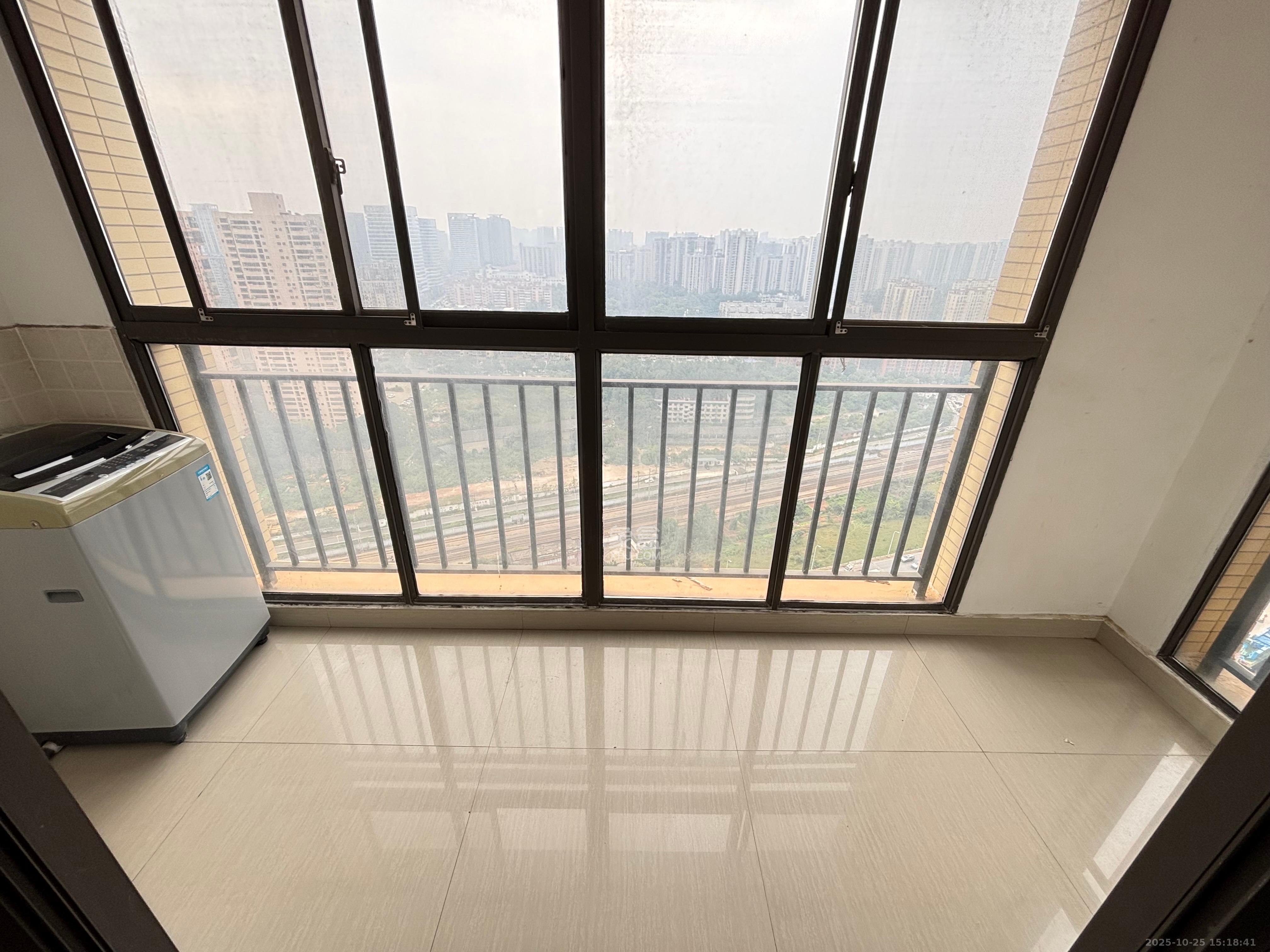 钱隆樽品(一、二、三期)  2室1厅1卫    2000.0元/月室内图