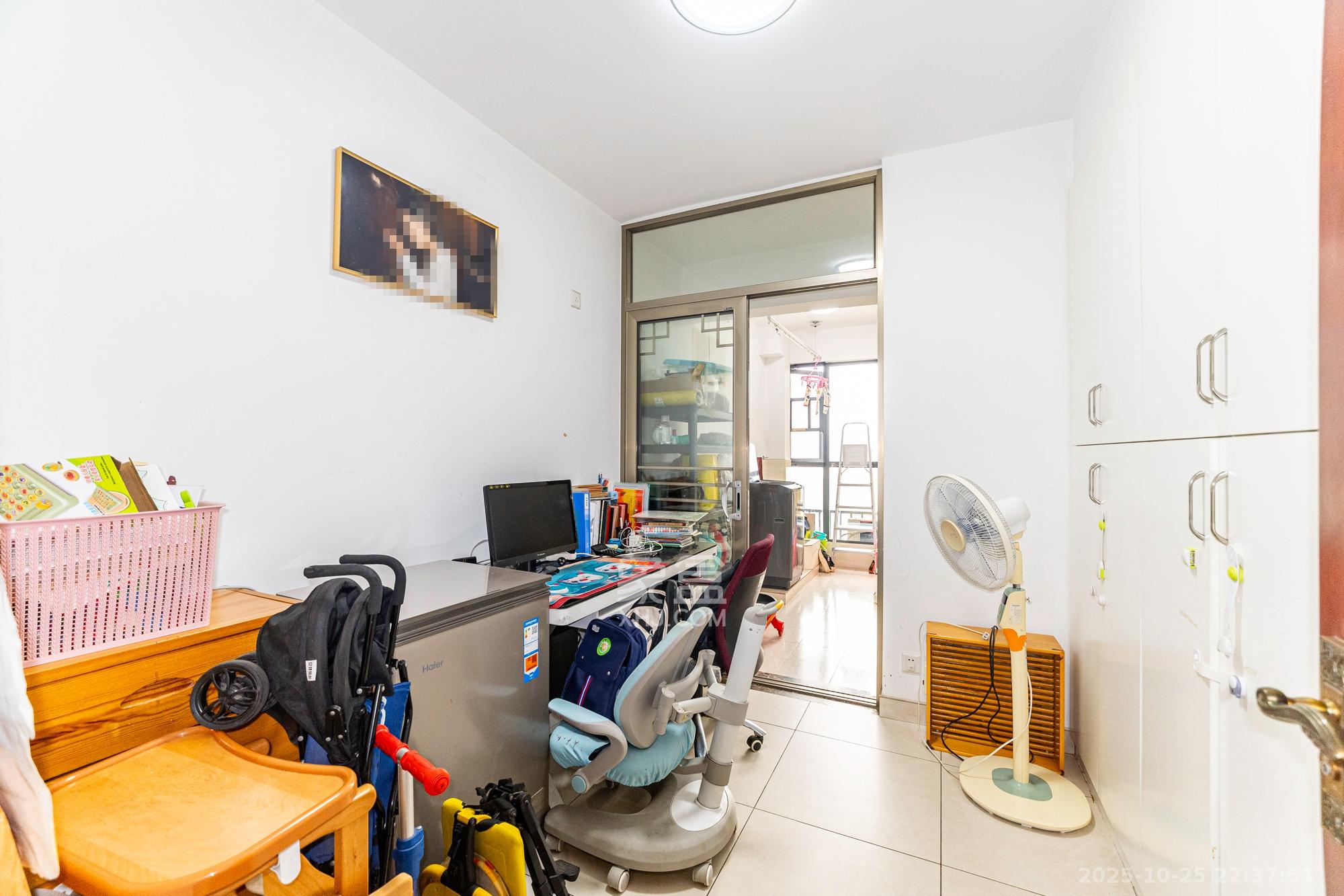 悦湖山 4室2厅2卫 85.0万 悦湖山 4室2厅2卫 85.0万其他