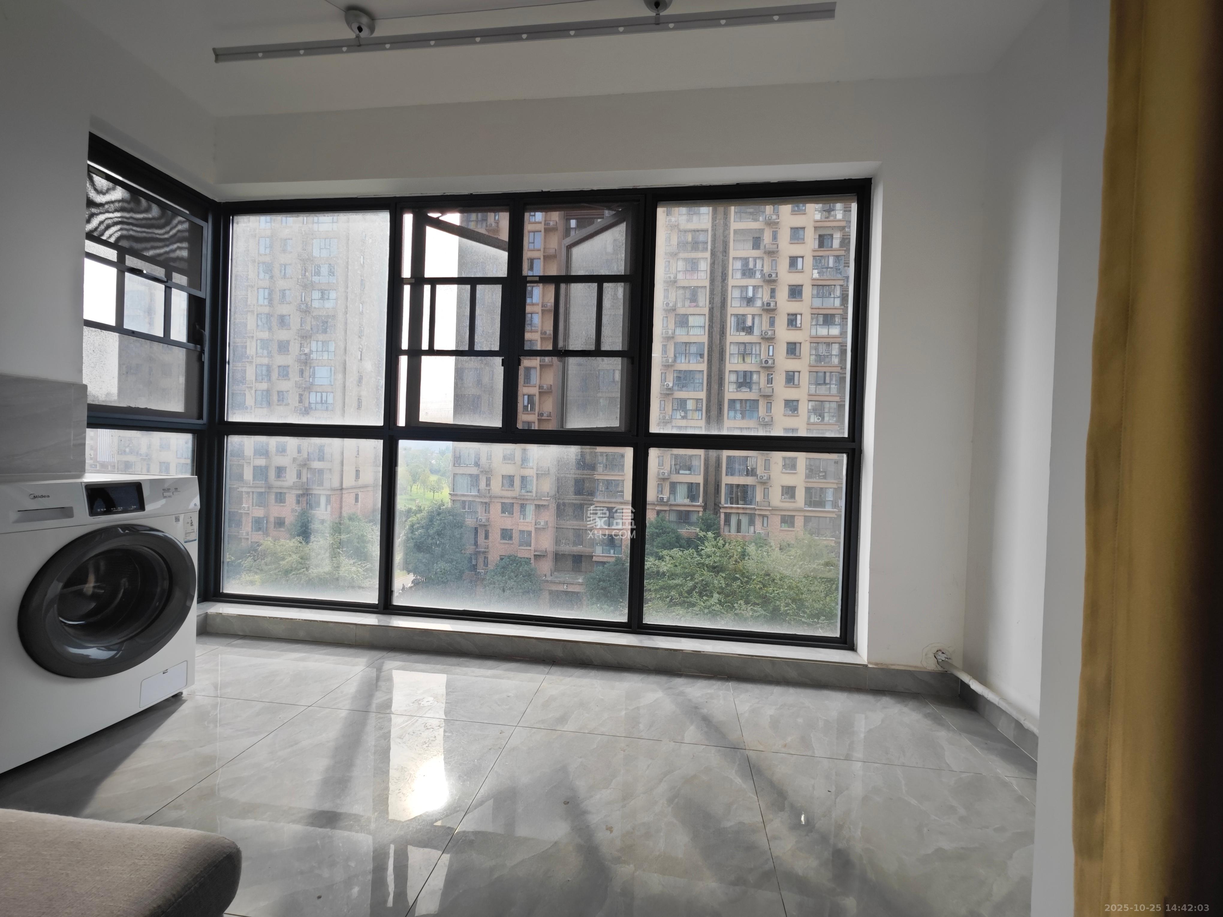 中建嘉和城  3室2厅2卫    2450.0元/月室内图