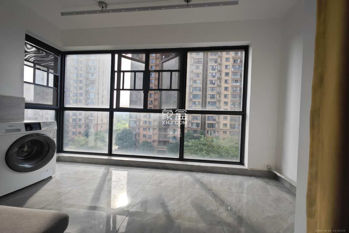 中建嘉和城  3室2厅2卫    2450.0元/月 中建嘉和城  3室2厅2卫    2450.0元/月室内图