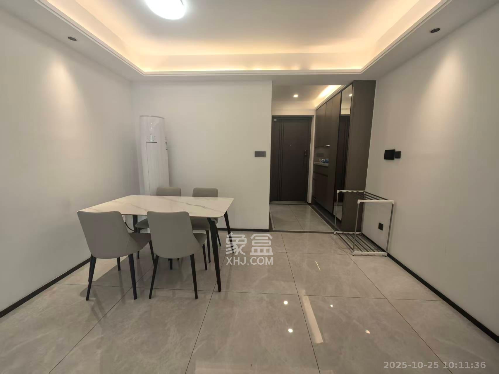 长房悦香山  3室2厅2卫    3200.0元/月室内图