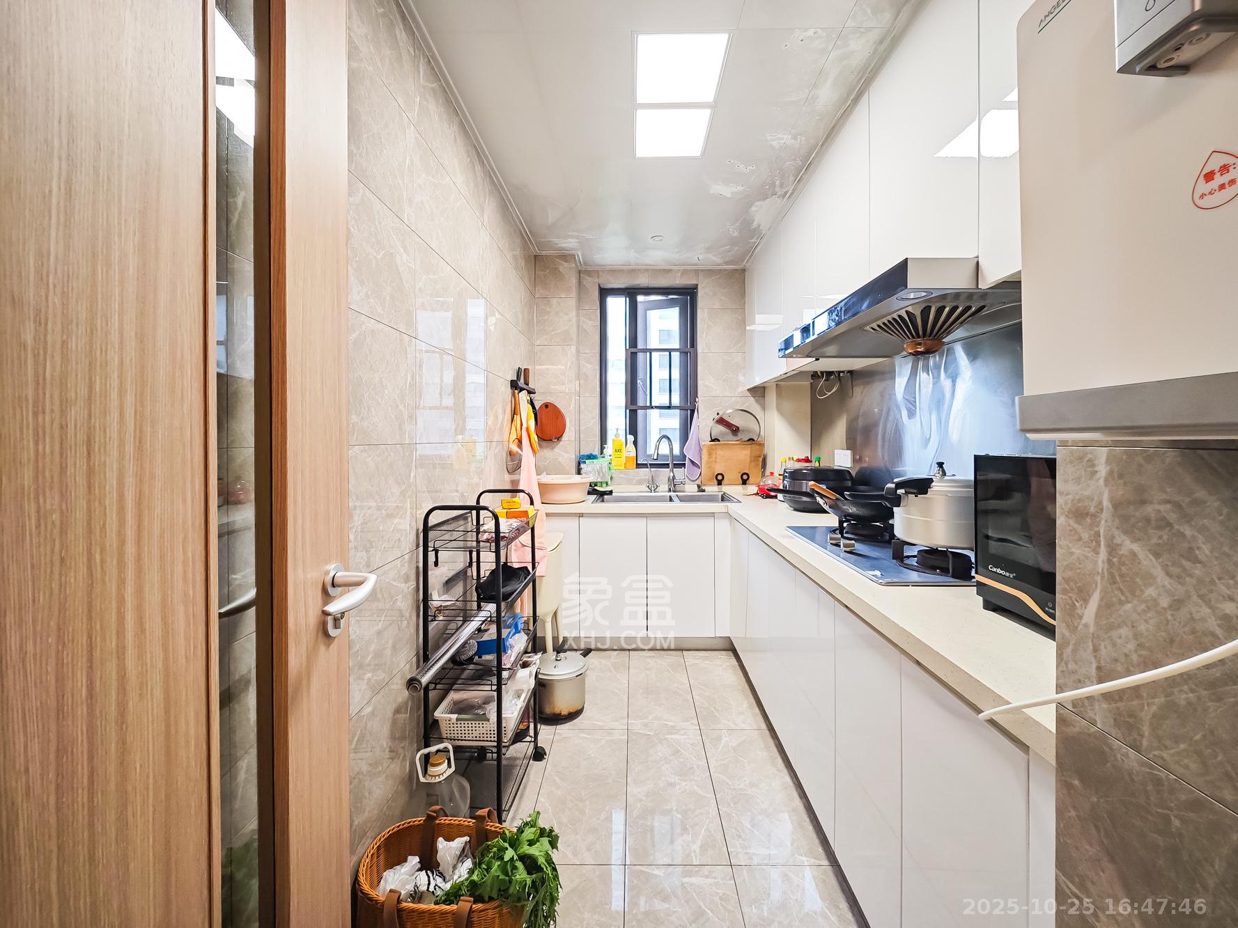 新城和樾(新城和樾公馆) 4室2厅2卫 125.0万 新城和樾(新城和樾公馆) 4室2厅2卫 125.0万厨房