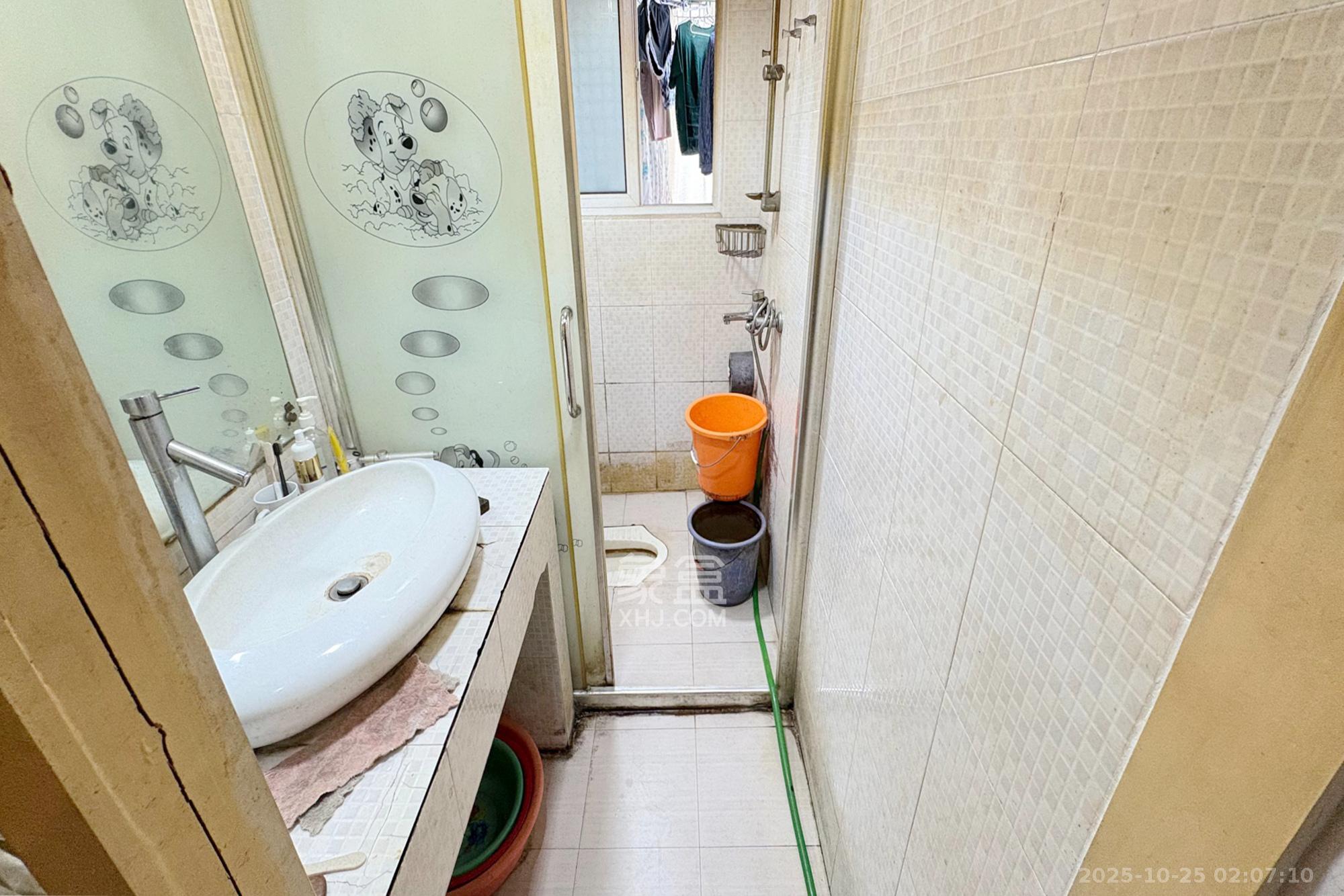 滨湖嘉园（湖滨小区）  3室2厅2卫    92.0万卫生间