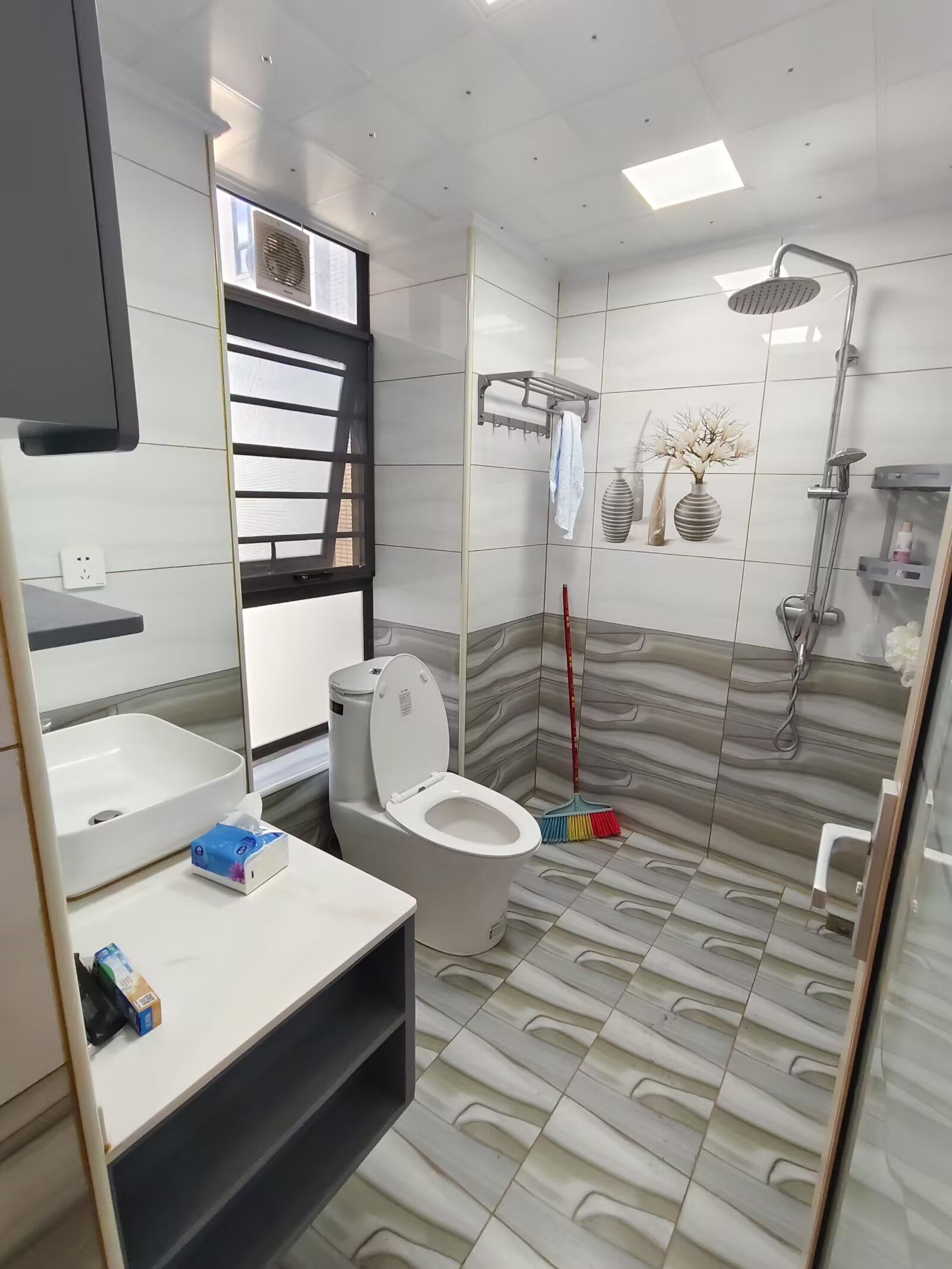 金城新天地  3室2厅2卫    4000.0元/月室内图