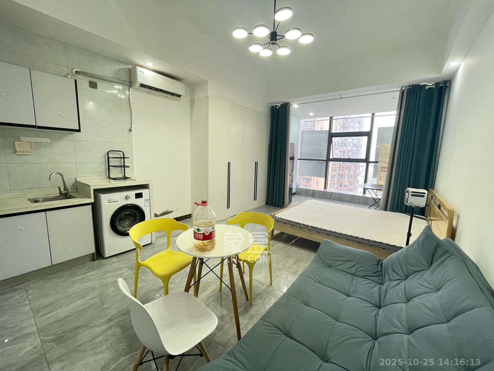 梅溪峰汇（房聚梅溪壹中心）  1室1厅1卫    1600.0元/月室内图