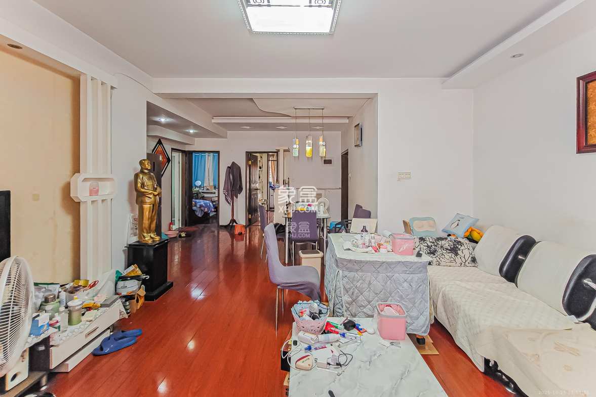 永宏佳园 3室2厅1卫 91.0万 永宏佳园 3室2厅1卫 91.0万客厅