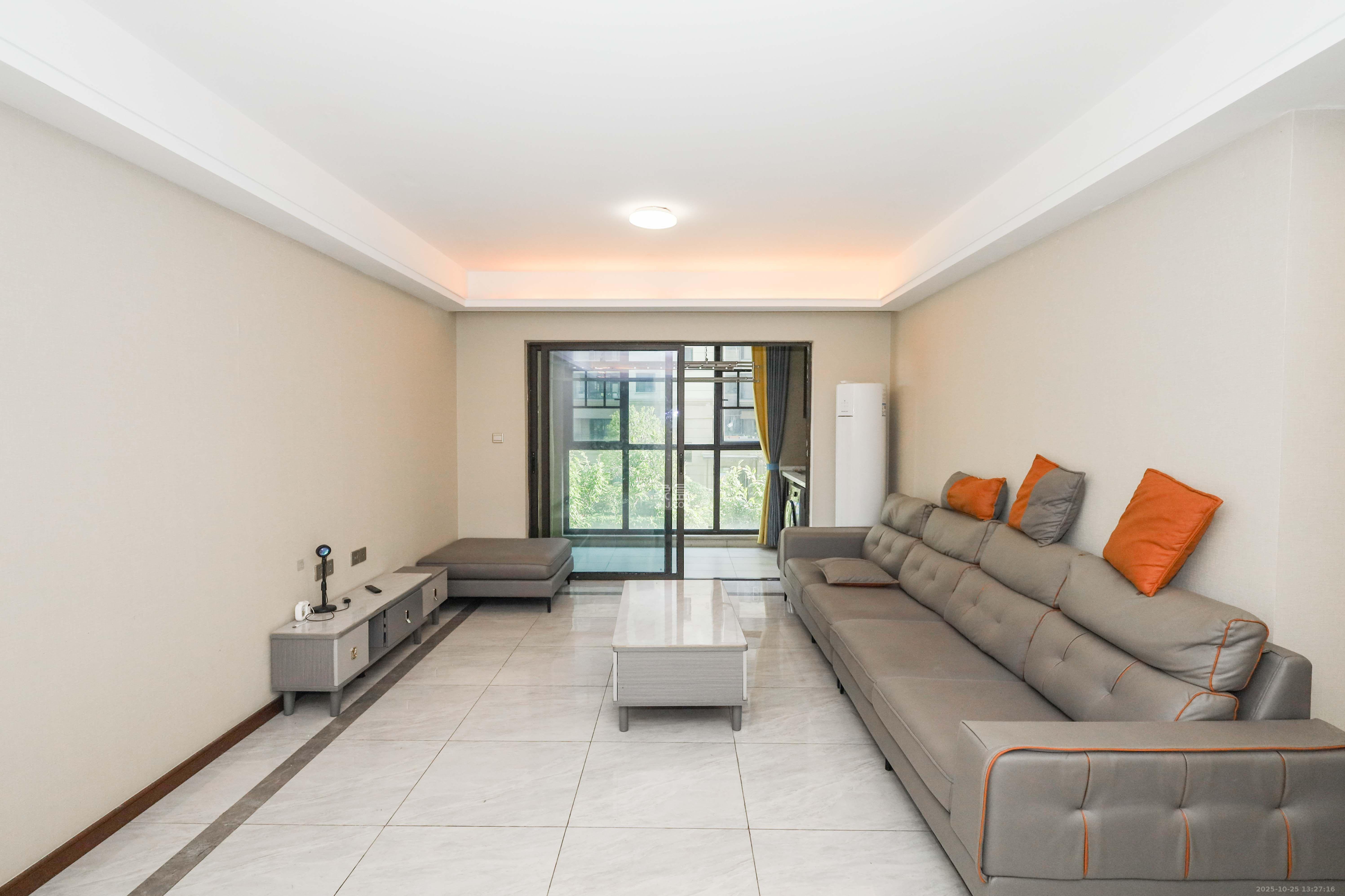 中梁云麓传奇 3室2厅2卫 2480.0元/月 中梁云麓传奇 3室2厅2卫 2480.0元/月室内图