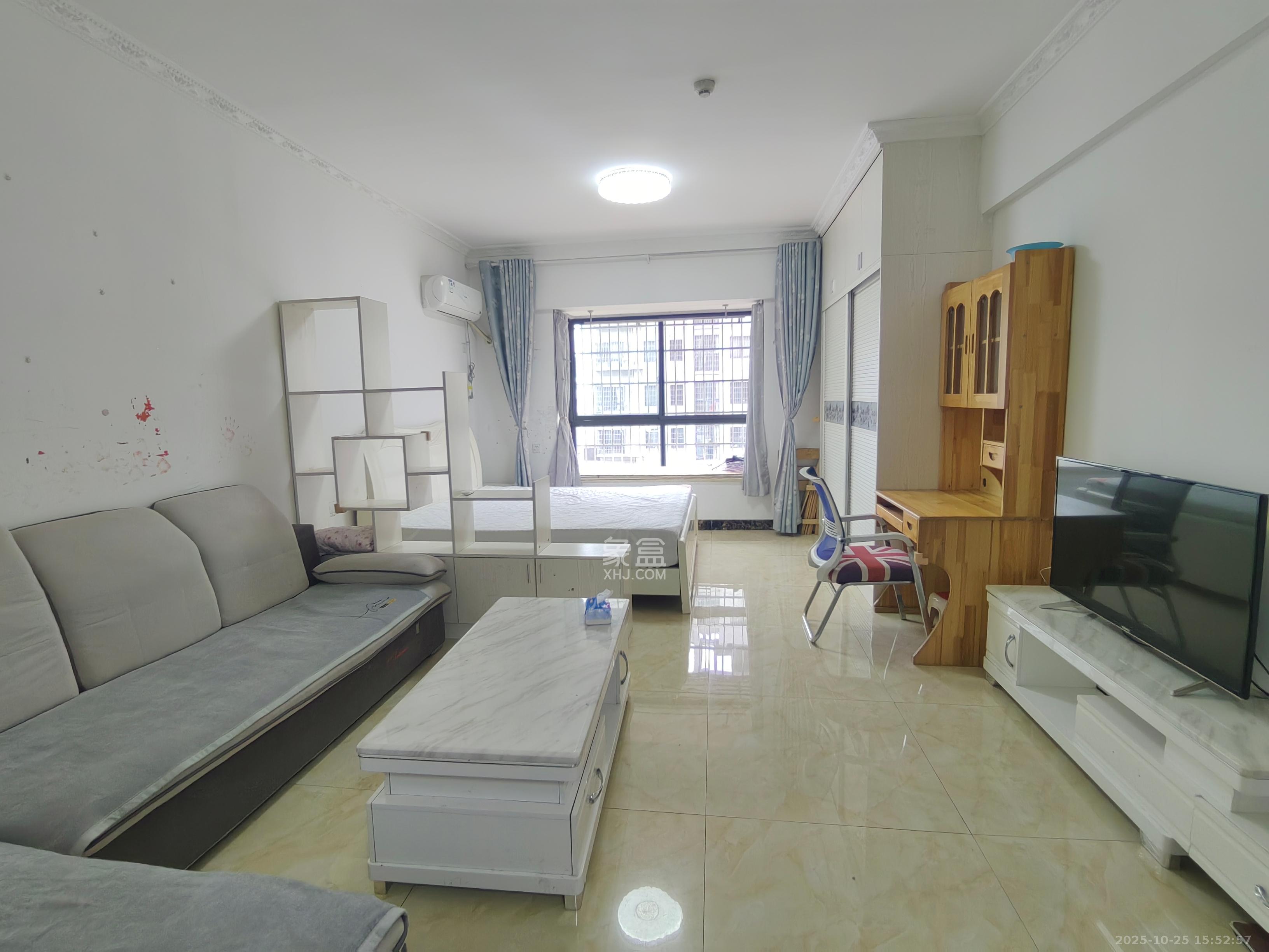 世纪桃花苑  1室1厅1卫    1300.0元/月 世纪桃花苑  1室1厅1卫    1300.0元/月室内图1