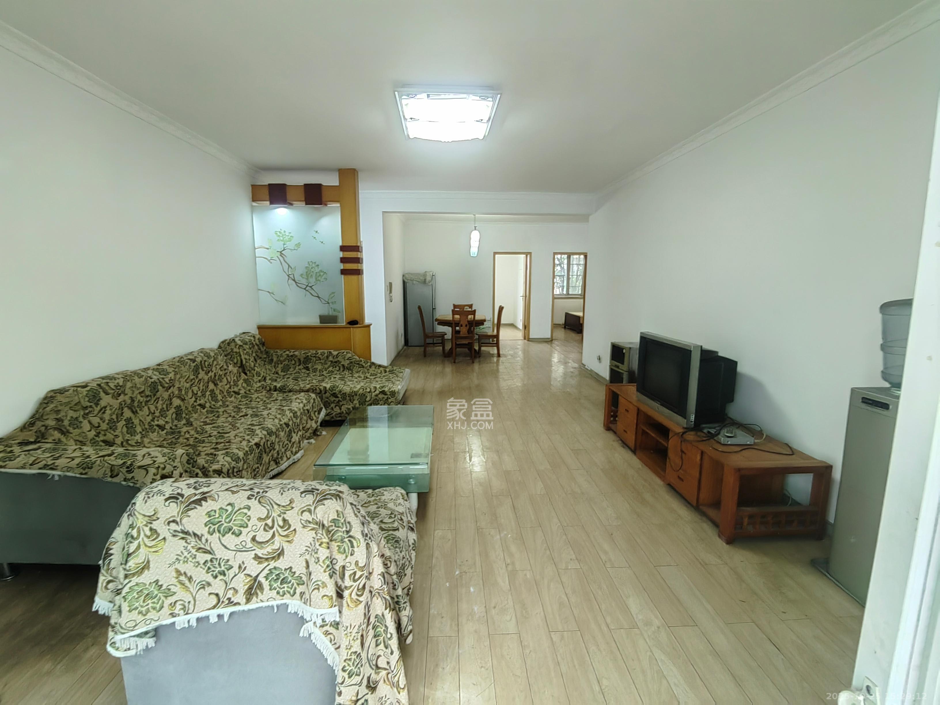 创业乐园  3室2厅2卫    1400.0元/月室内图1