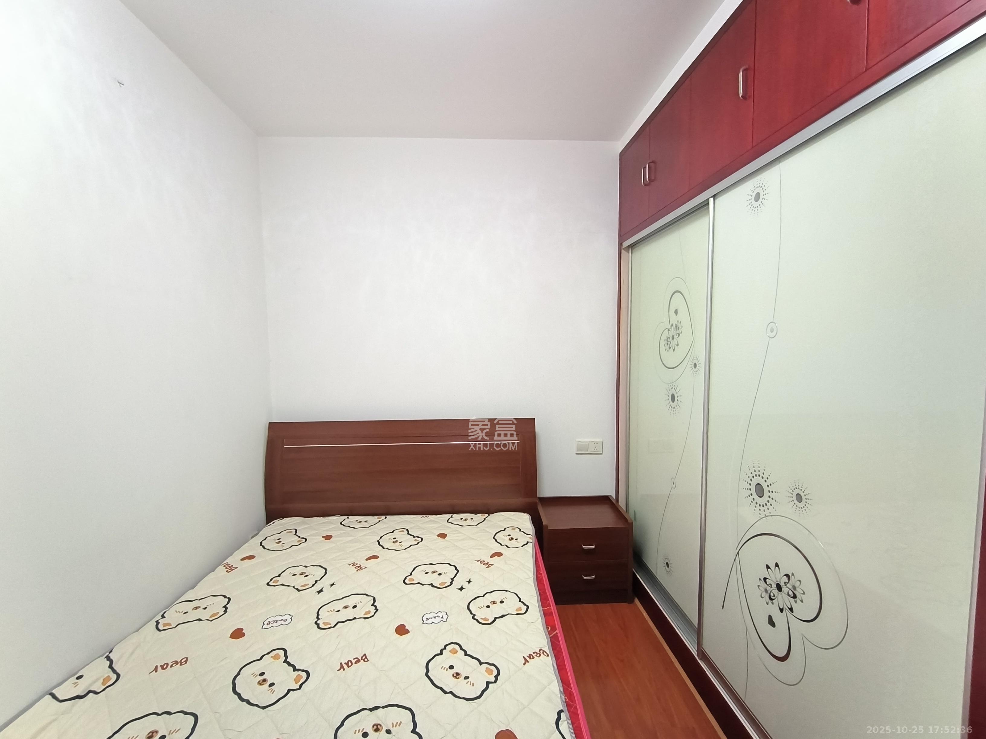 保利麓谷林语C区 2室2厅1卫 2200.0元/月 保利麓谷林语C区 2室2厅1卫 2200.0元/月室内图