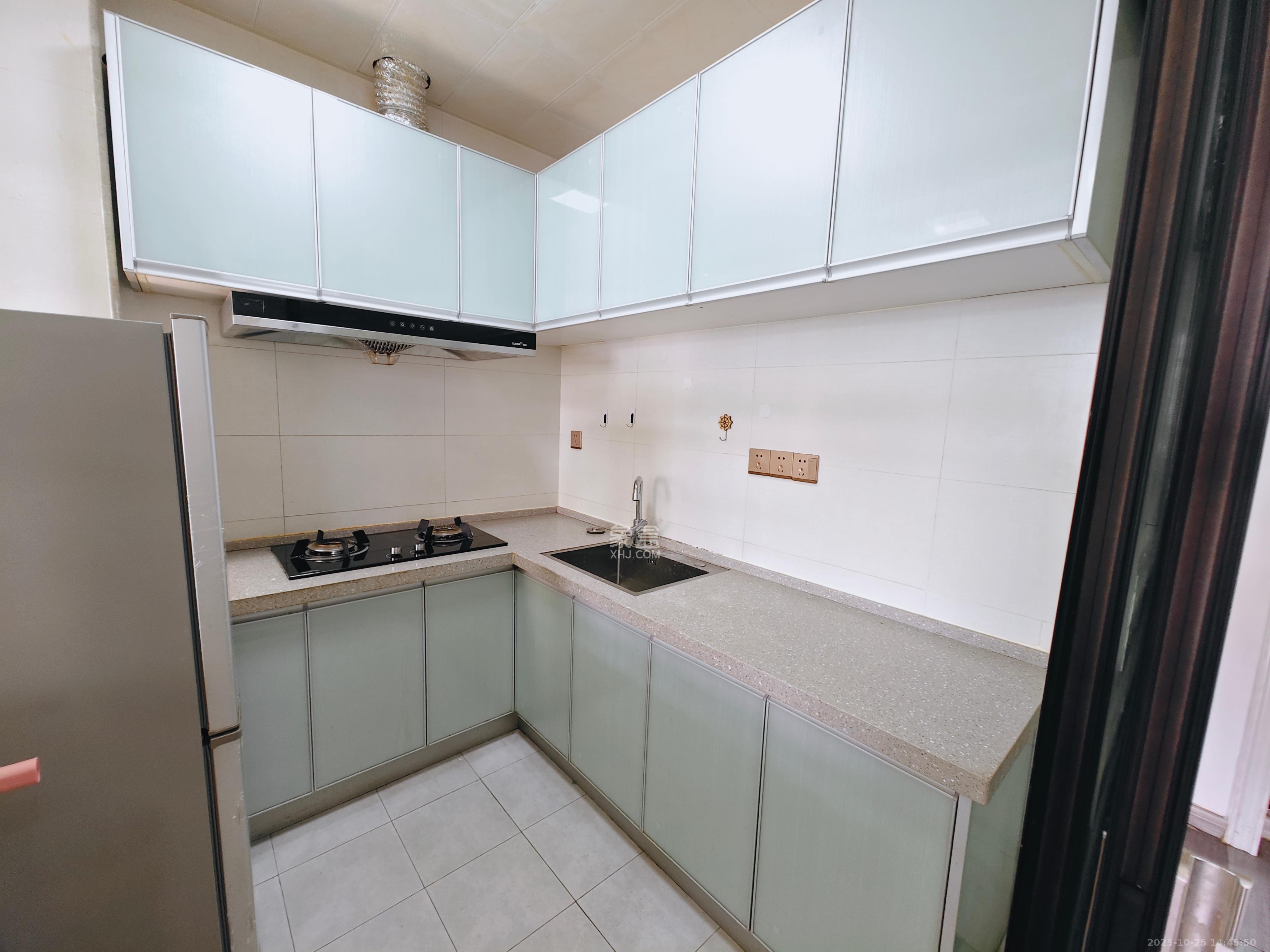 和隆花半里  1室1厅1卫    1700.0元/月室内图