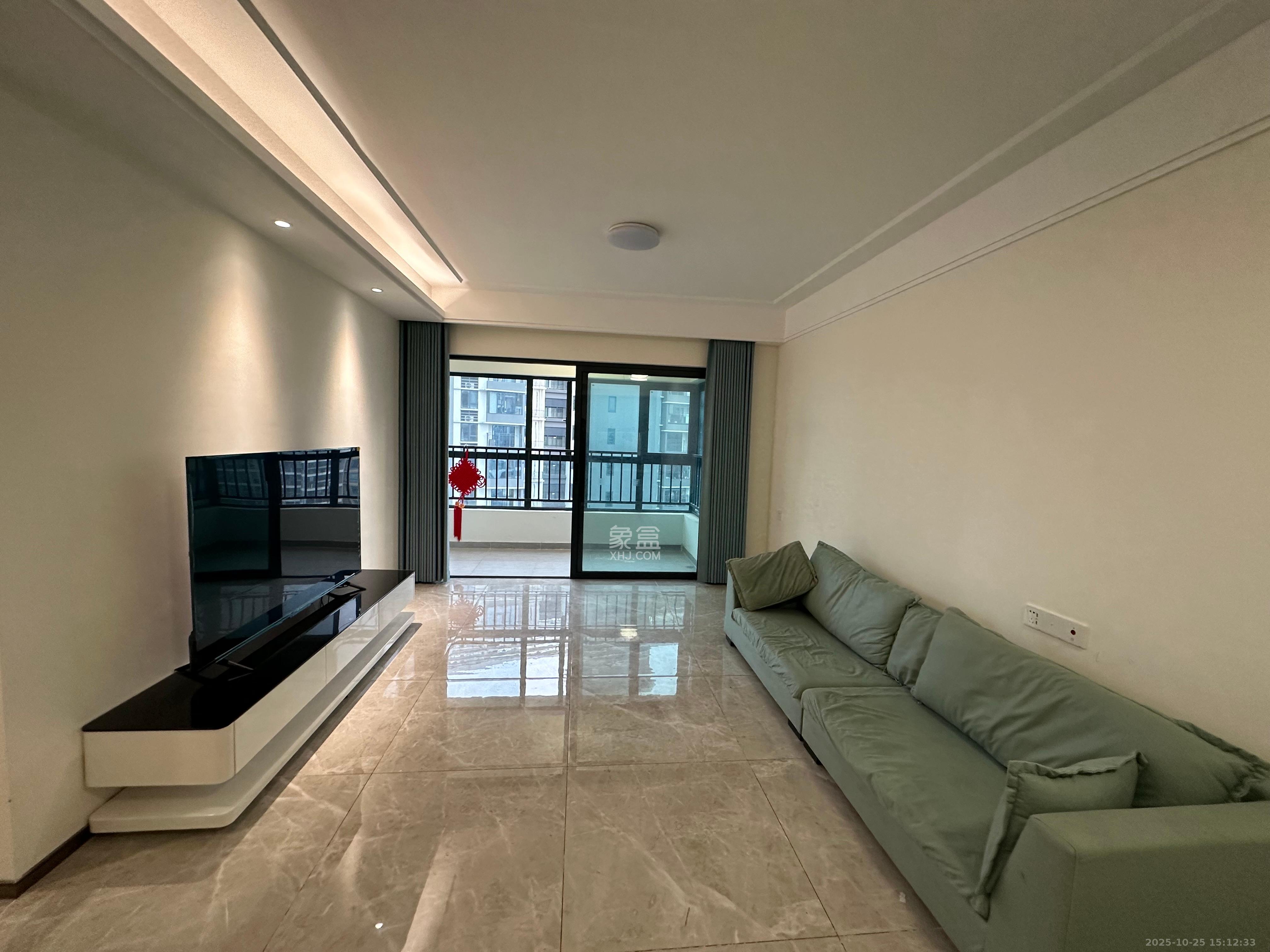 滨江府1913  4室2厅2卫    4500.0元/月