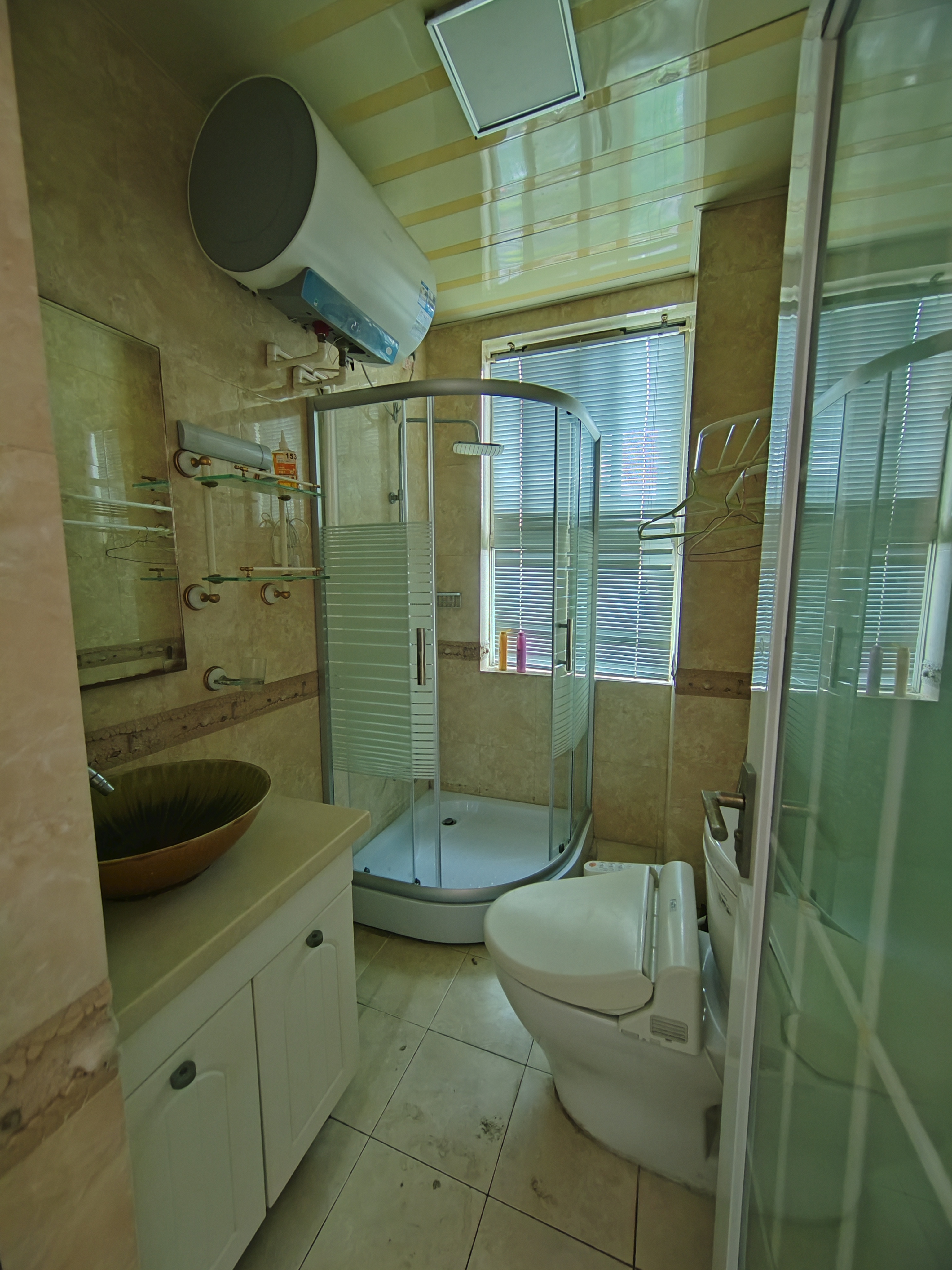 阳光巴洛克小区  4室2厅2卫    2400.0元/月室内图