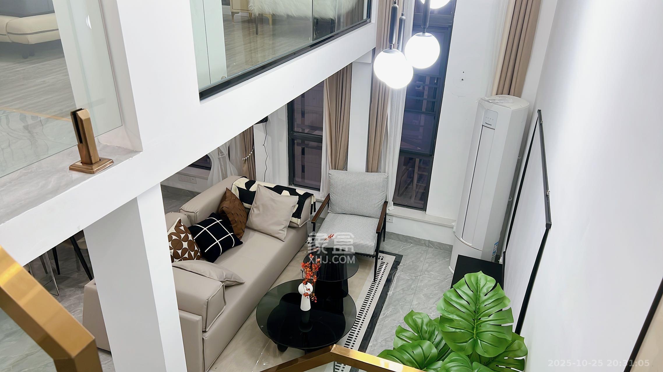 卓越中寰  3室2厅2卫    3700.0元/月 卓越中寰  3室2厅2卫    3700.0元/月室内图