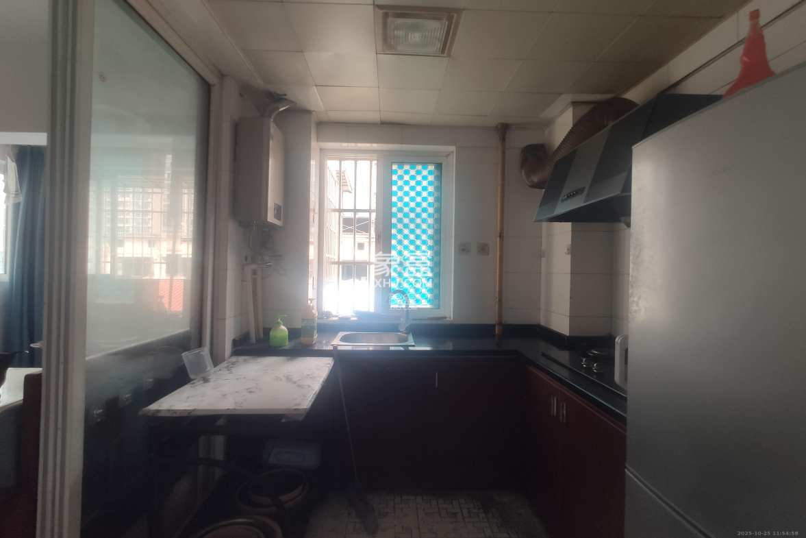 东方公寓 1室0厅0卫 1500.0元/月 东方公寓 1室0厅0卫 1500.0元/月室内图