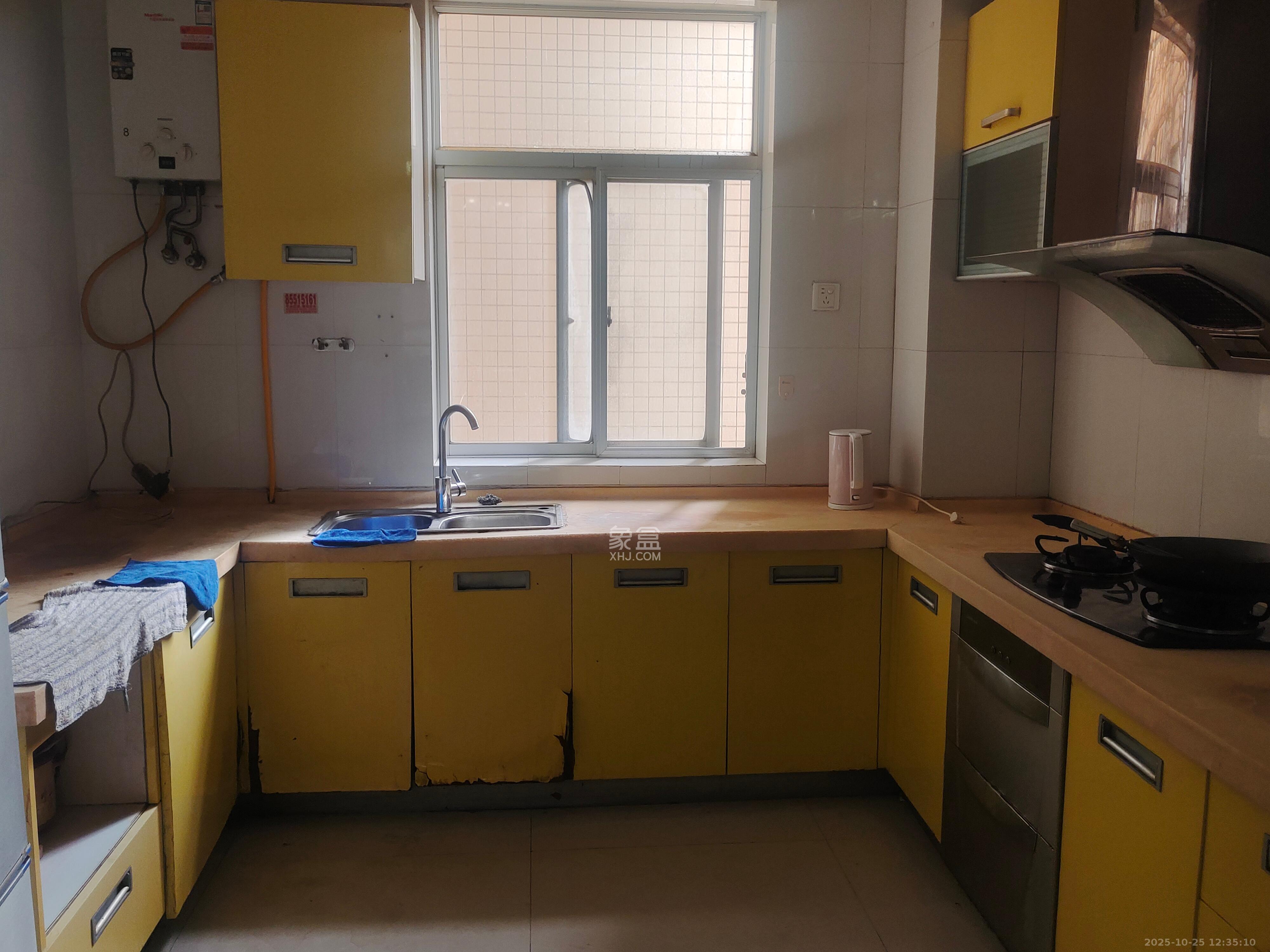 华银园  4室2厅2卫    2500.0元/月 华银园  4室2厅2卫    2500.0元/月室内图