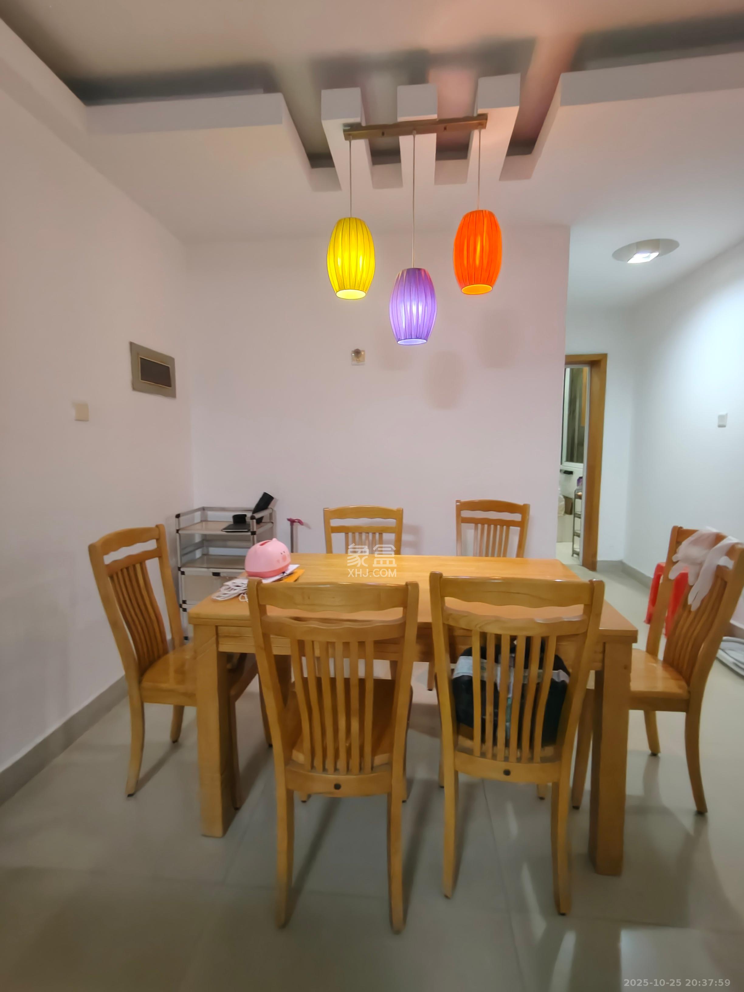 鑫天芙蓉  3室2厅2卫    1800.0元/月 鑫天芙蓉  3室2厅2卫    1800.0元/月室内图