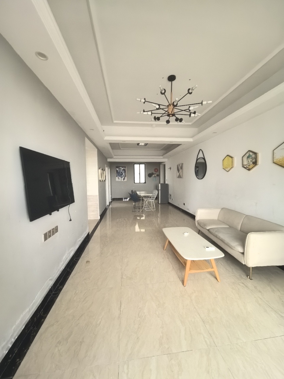 远大购物广场  2室2厅1卫    100.0万客厅