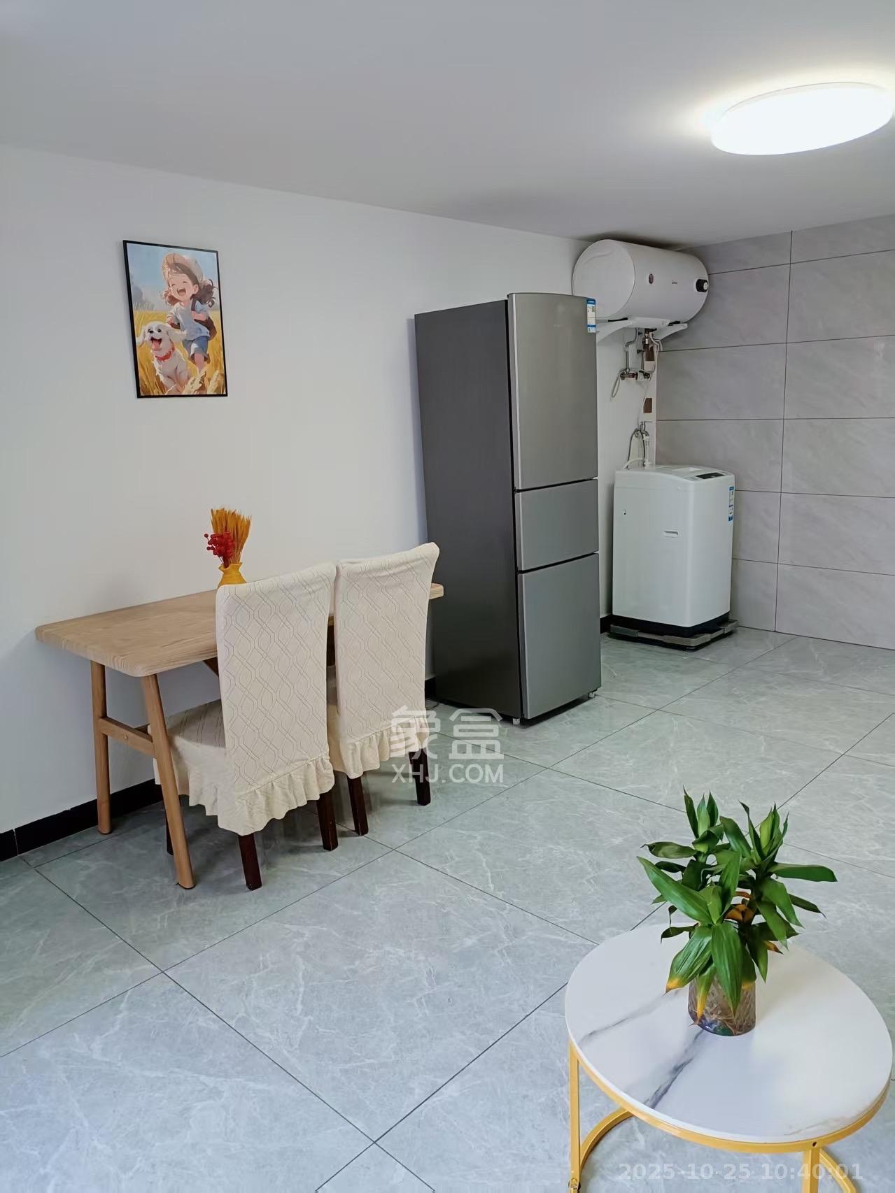 华润置地广场二期  1室1厅1卫    1690.0元/月室内图