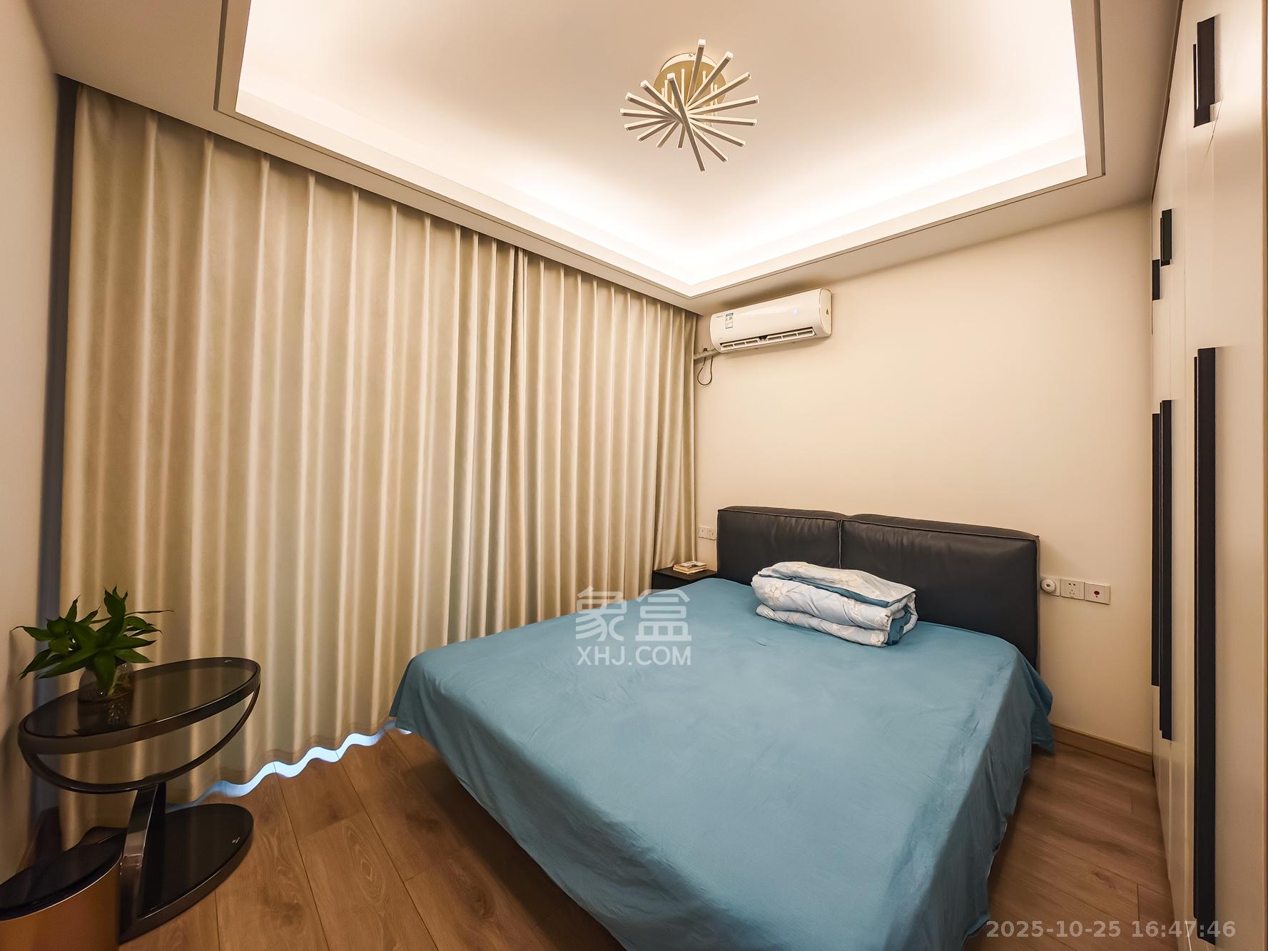 新城和樾(新城和樾公馆) 4室2厅2卫 125.0万 新城和樾(新城和樾公馆) 4室2厅2卫 125.0万卧室