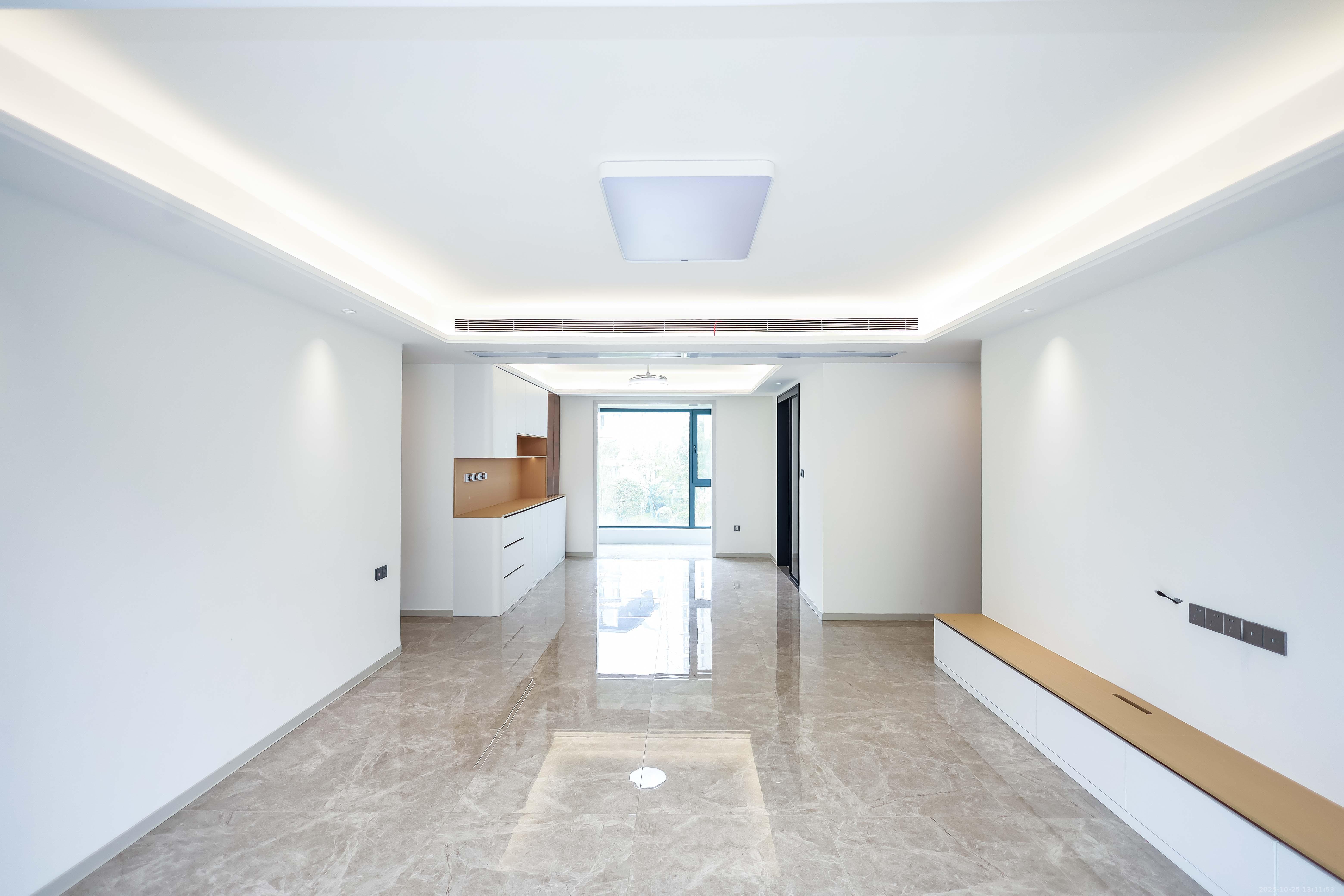 招商雍山湖 4室2厅2卫 238.0万 招商雍山湖 4室2厅2卫 238.0万客厅