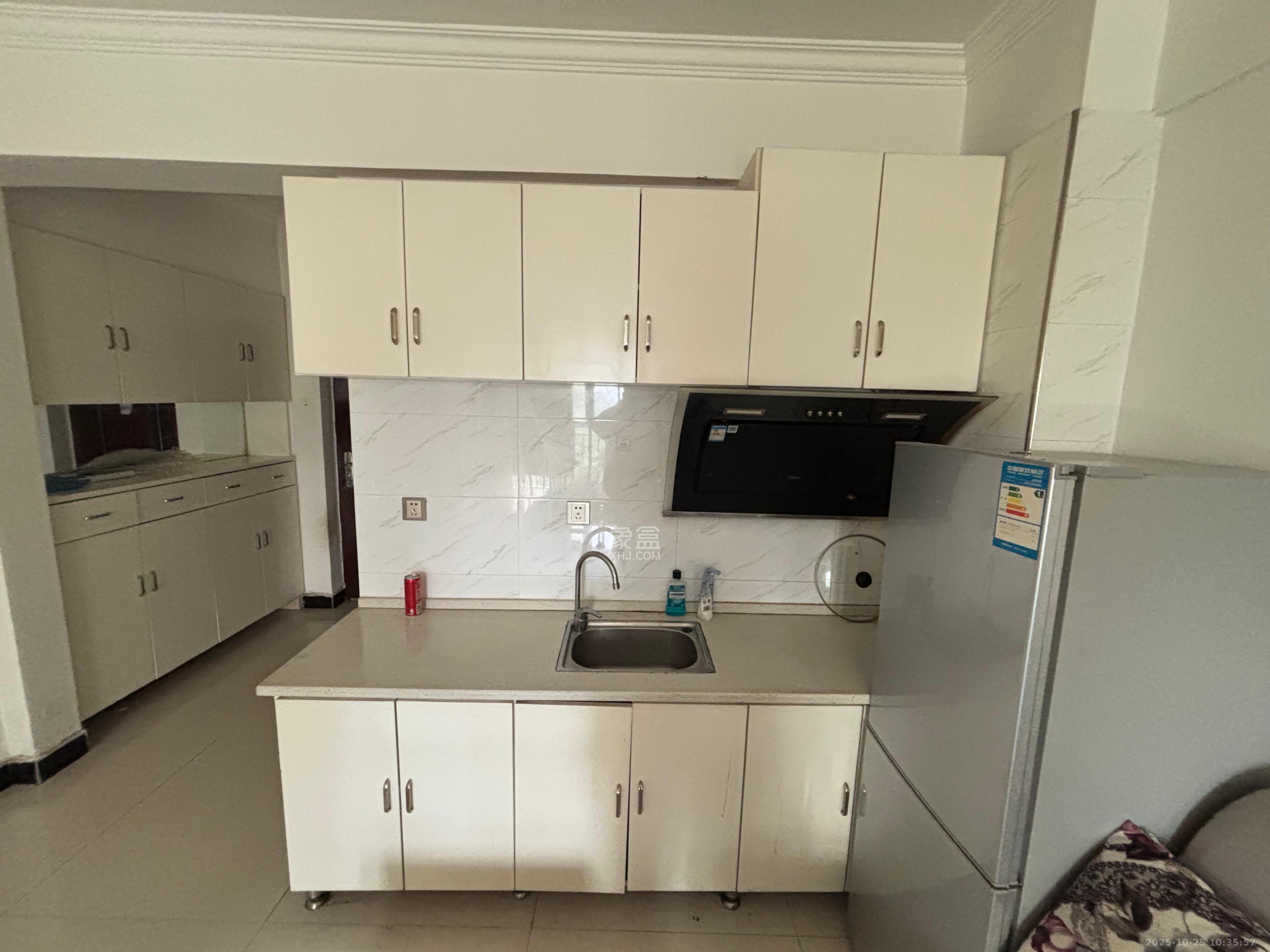 钱隆樽品(一、二、三期)  1室1厅1卫    1400.0元/月室内图