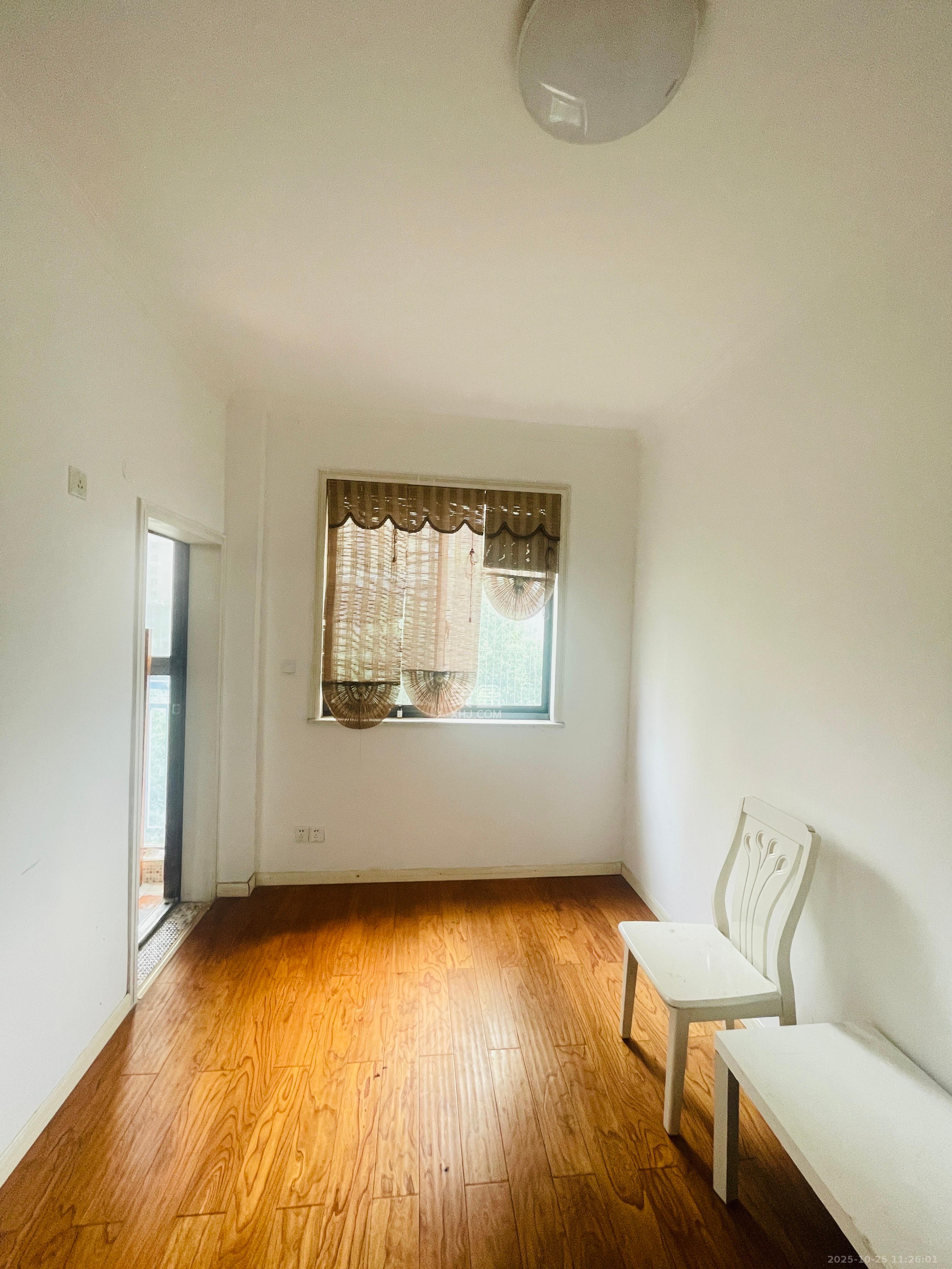 澳海澜庭  3室2厅1卫    1600.0元/月室内图