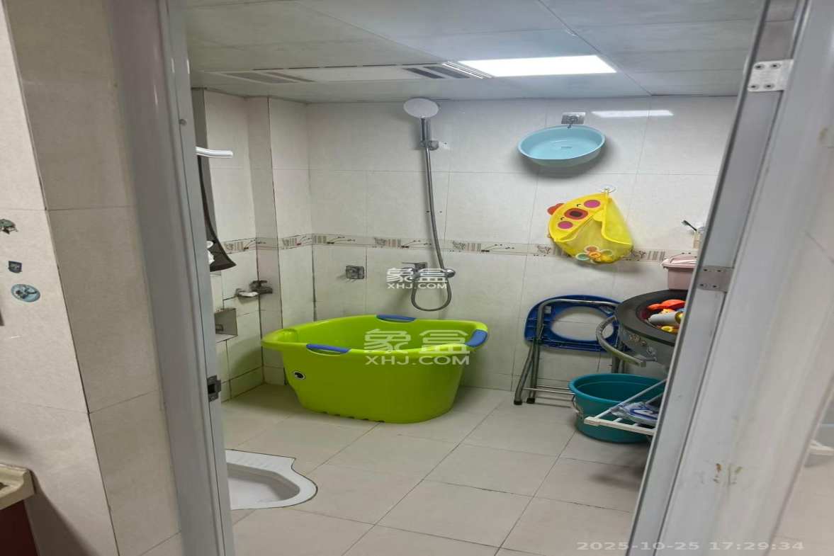 永宏佳园 3室2厅1卫 2500.0元/月 永宏佳园 3室2厅1卫 2500.0元/月室内图