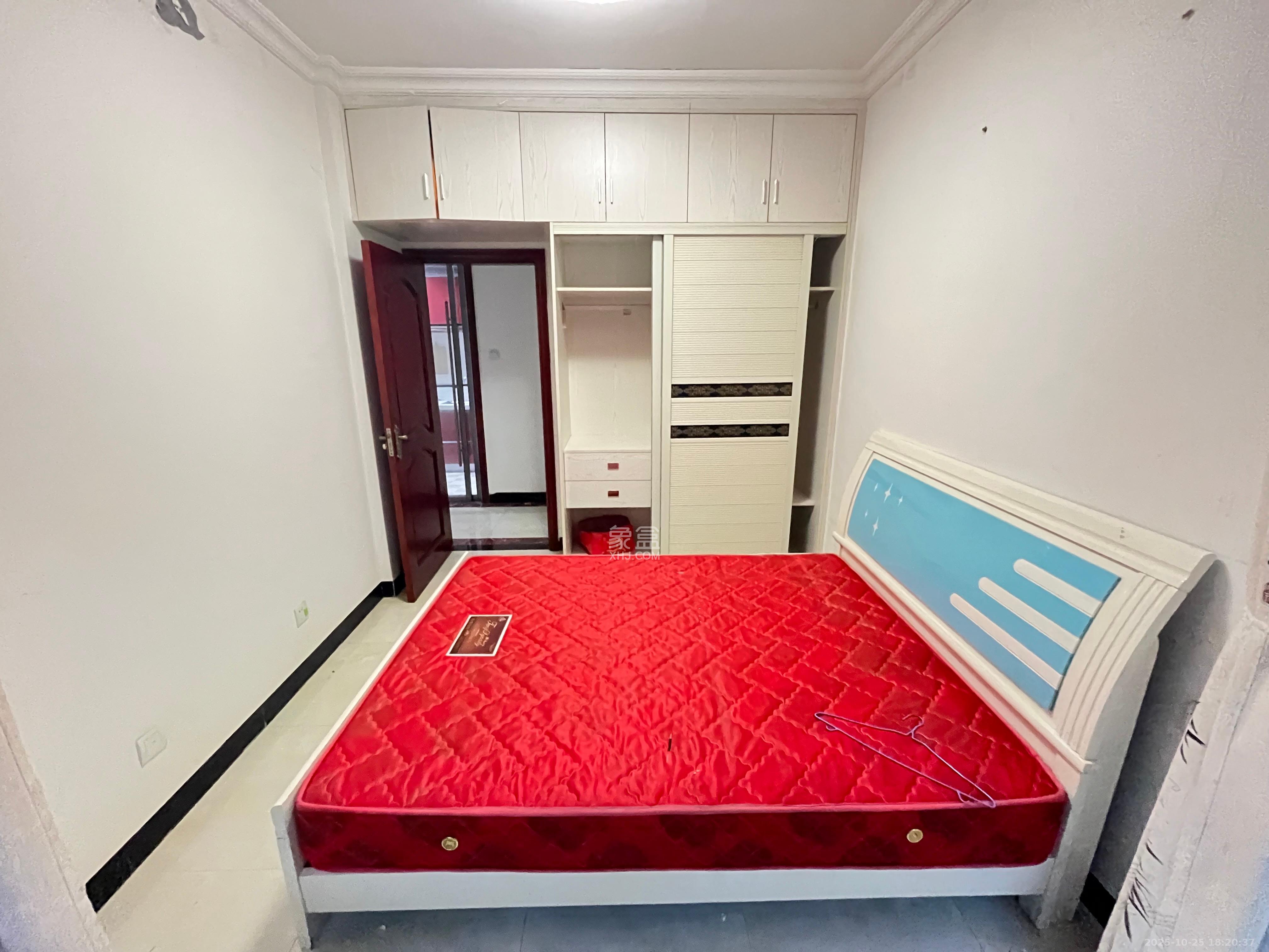 万科魅力之城  3室2厅1卫    1800.0元/月室内图