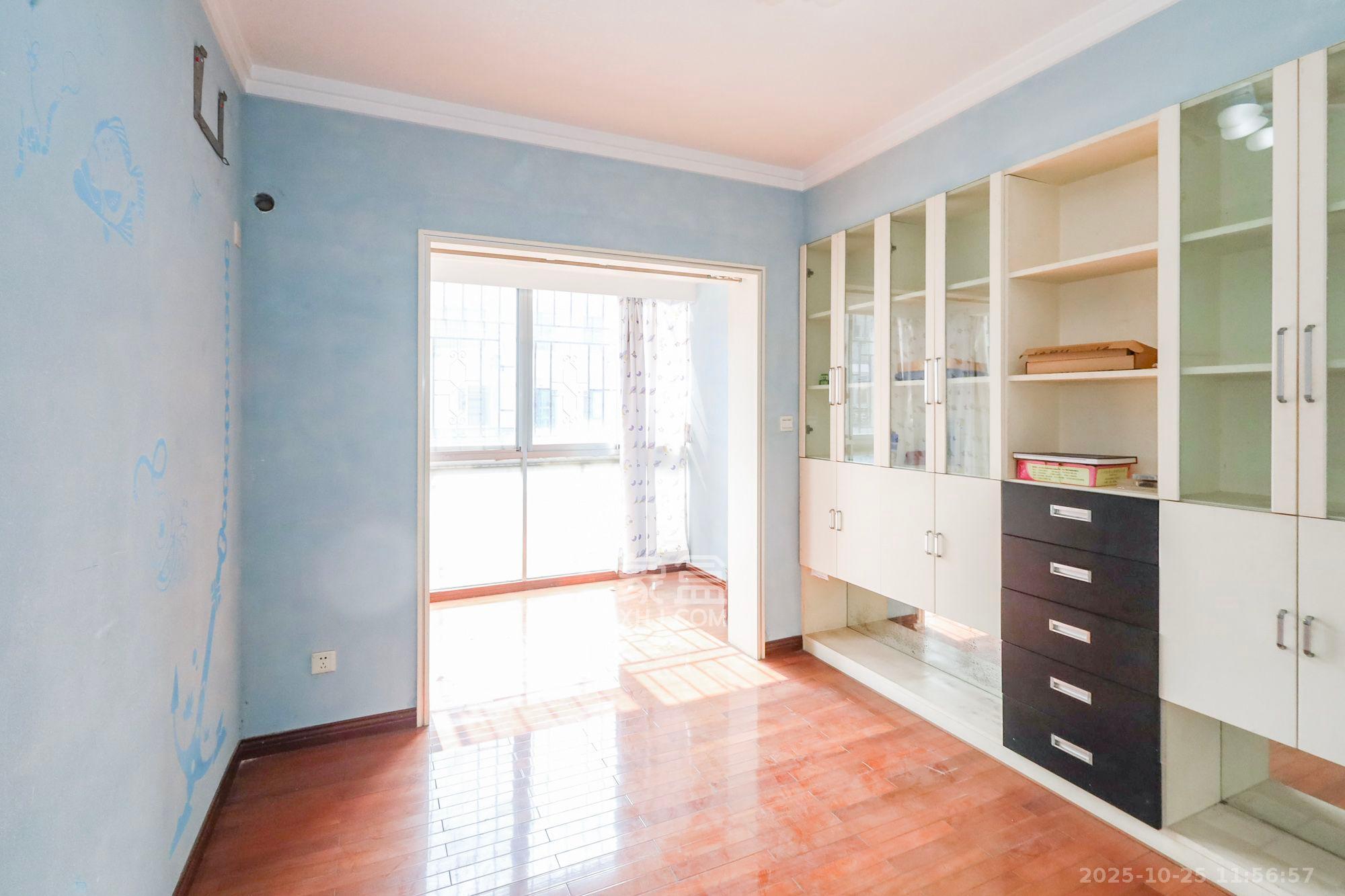 西江庭院（盐业集团宿舍）  4室2厅2卫    3700.0元/月室内图