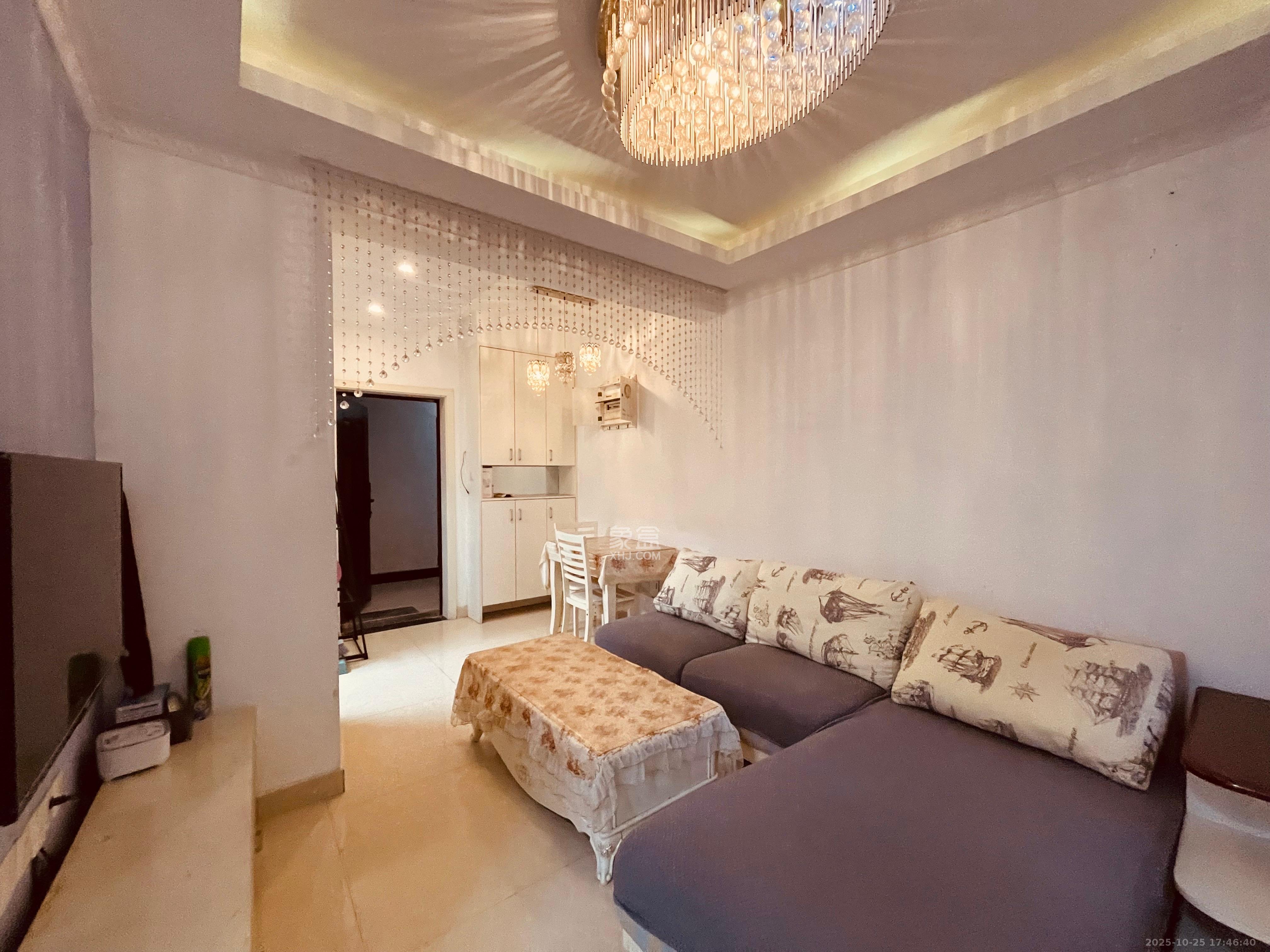 荣盛花语馨苑  2室2厅1卫    2200.0元/月 荣盛花语馨苑  2室2厅1卫    2200.0元/月室内图