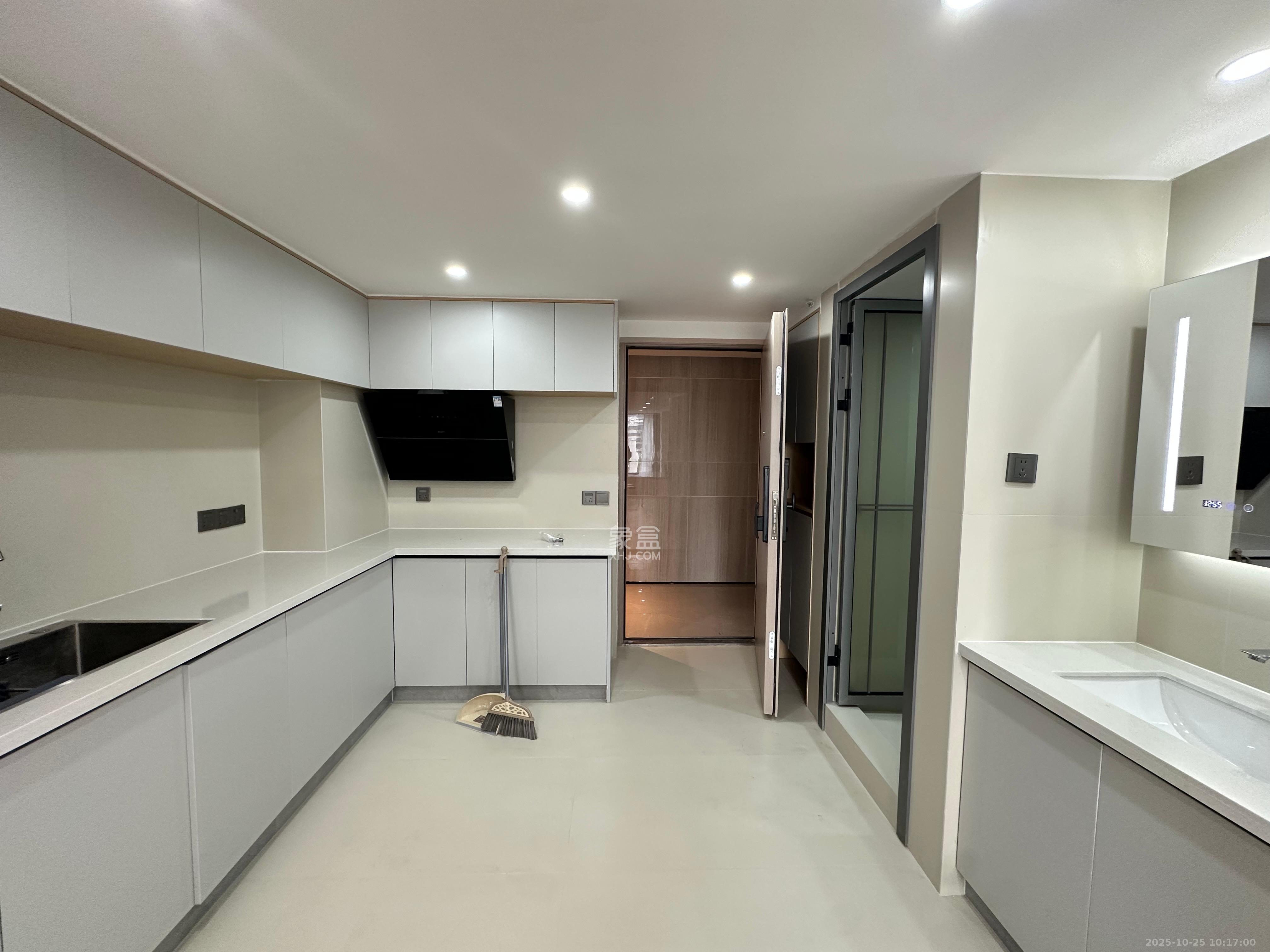 保利中环广场(保利中悦苑)  2室1厅1卫    2600.0元/月 保利中环广场(保利中悦苑)  2室1厅1卫    2600.0元/月室内图